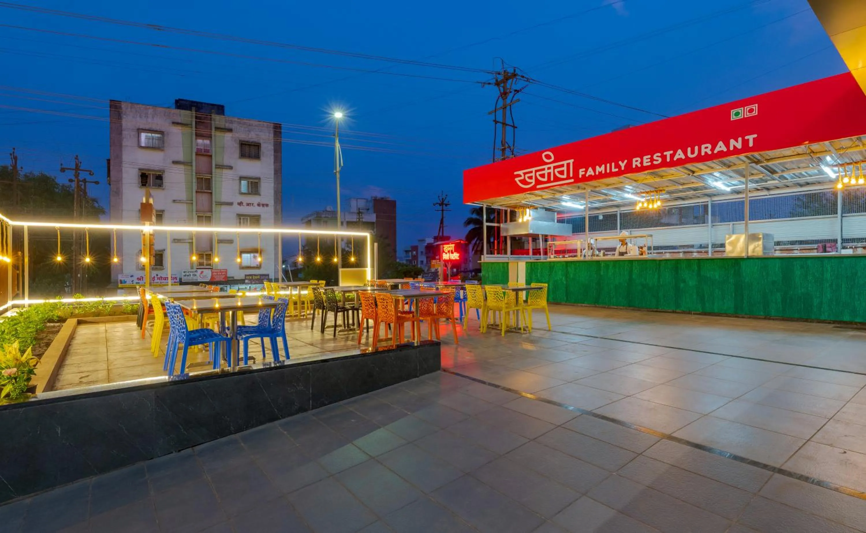 Restaurant/places to eat in Hotel Chiranjeevi Kolhapur