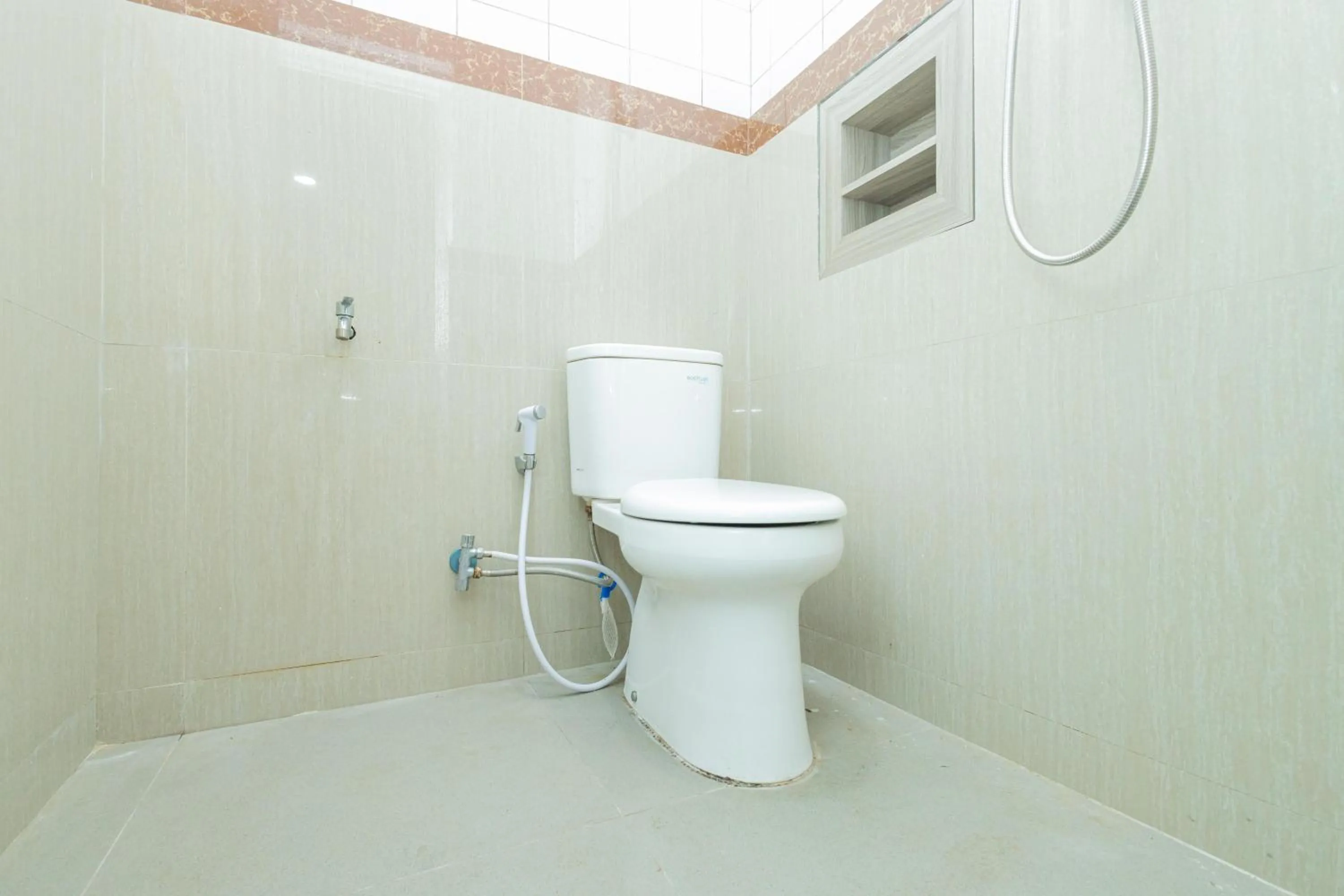 Bathroom in RedDoorz @ Politeknik Pelayaran Banten