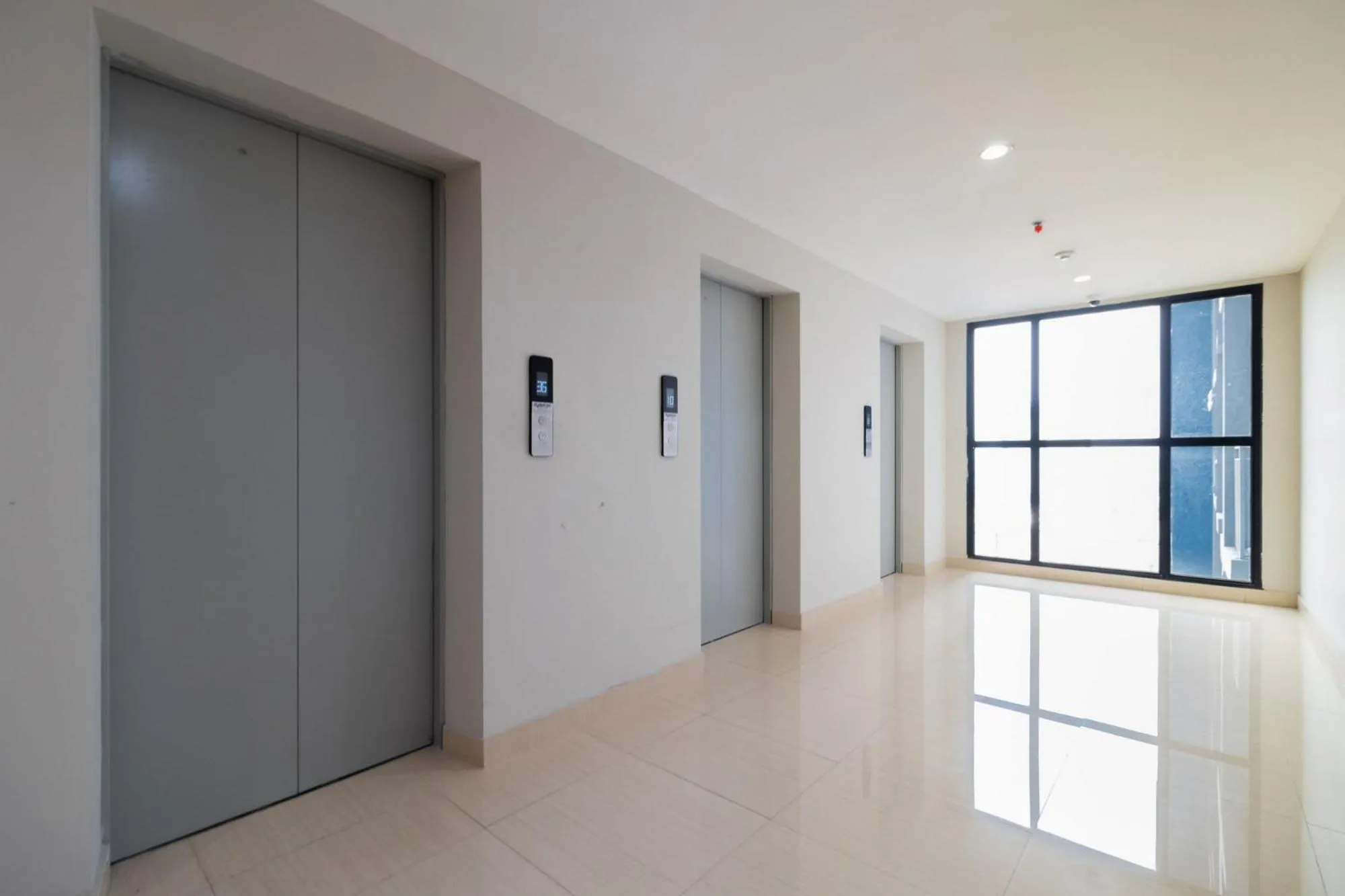 Property building in RedLiving Apartemen Evenciio - Ens Room