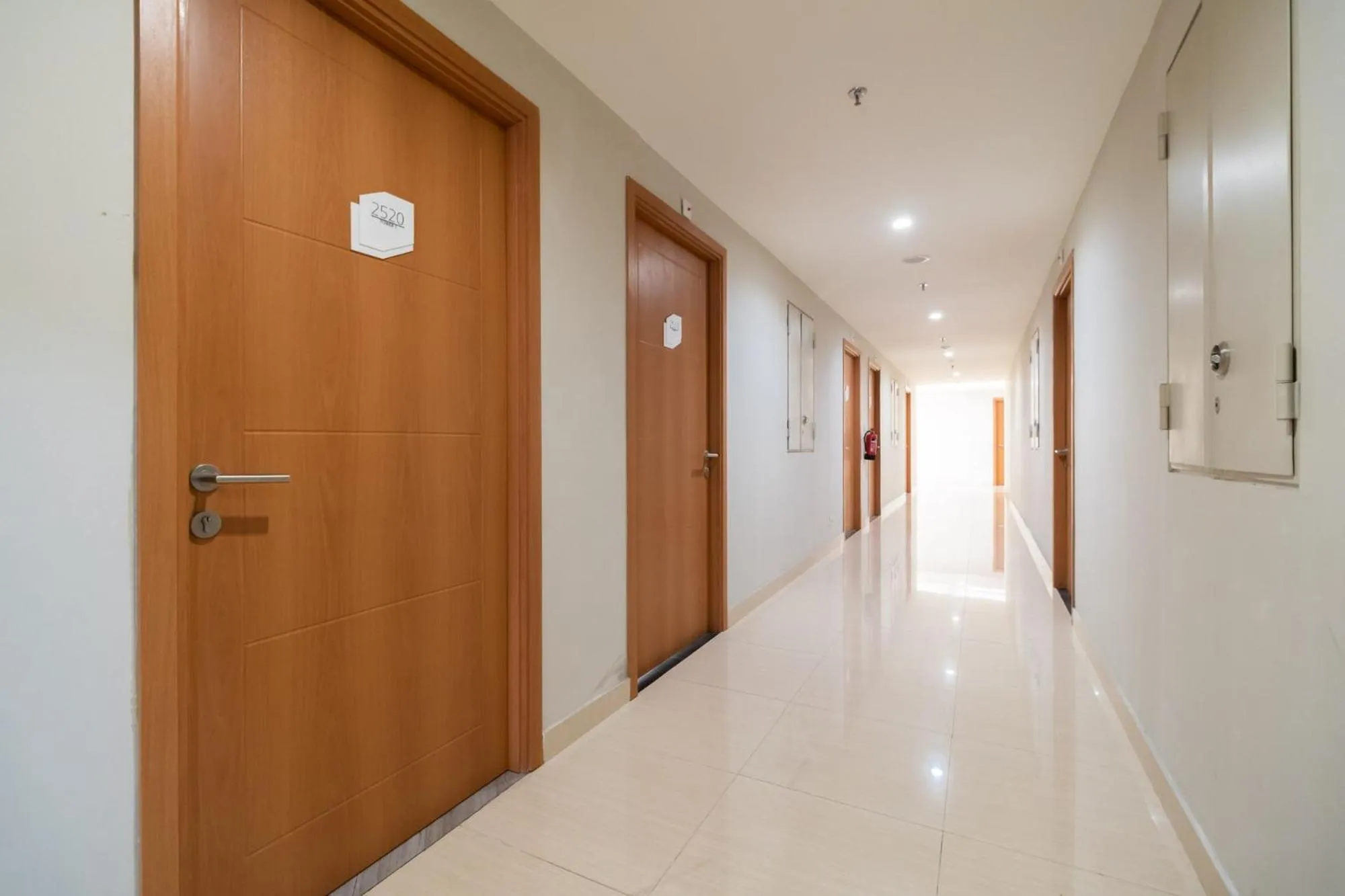 Property building in RedLiving Apartemen Evenciio - Ens Room