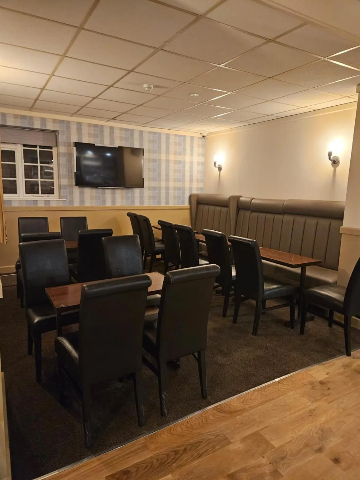 TV and multimedia in The Cotteridge Inn