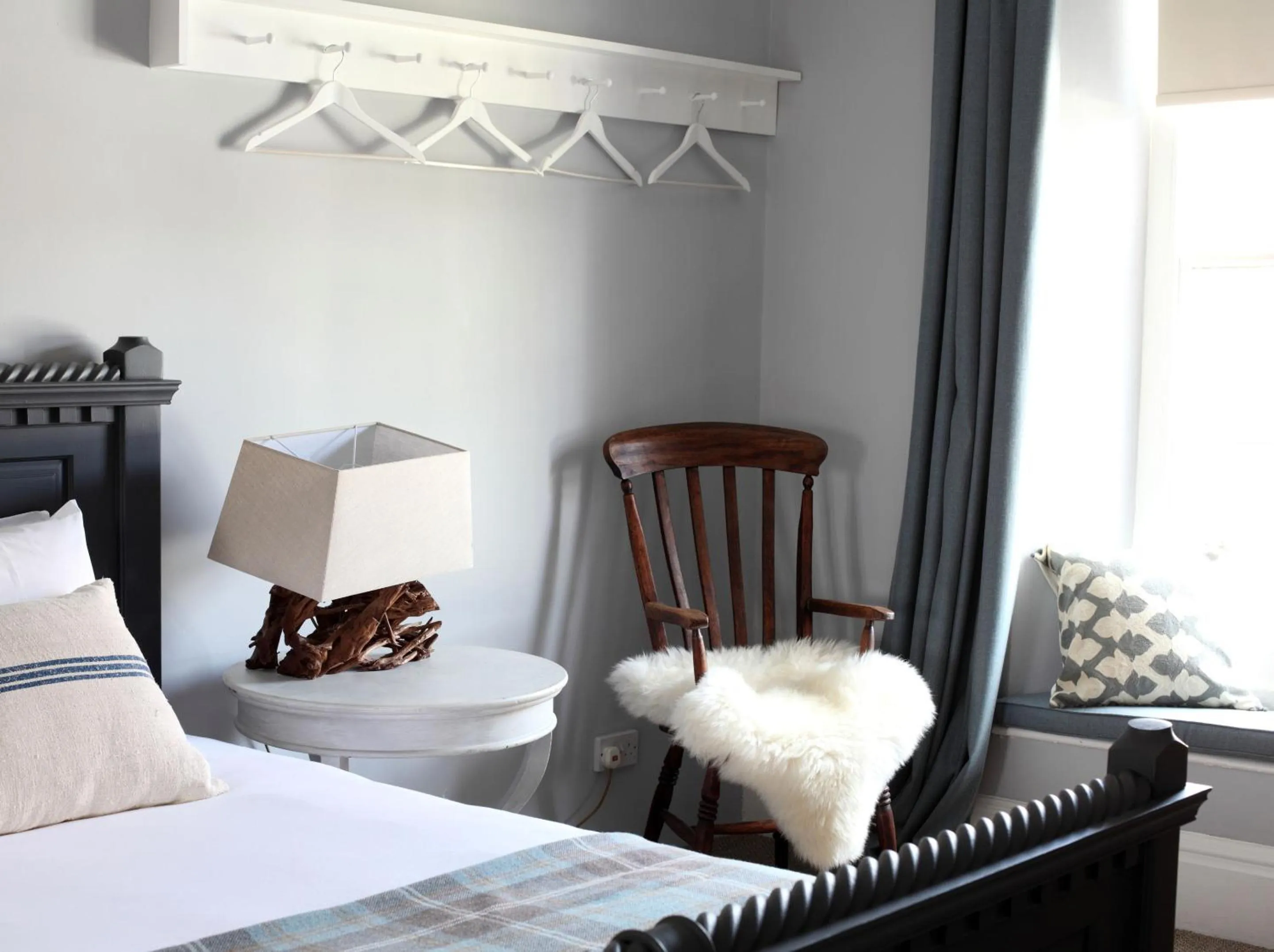 Bedroom, Bed in Black Lion Hotel