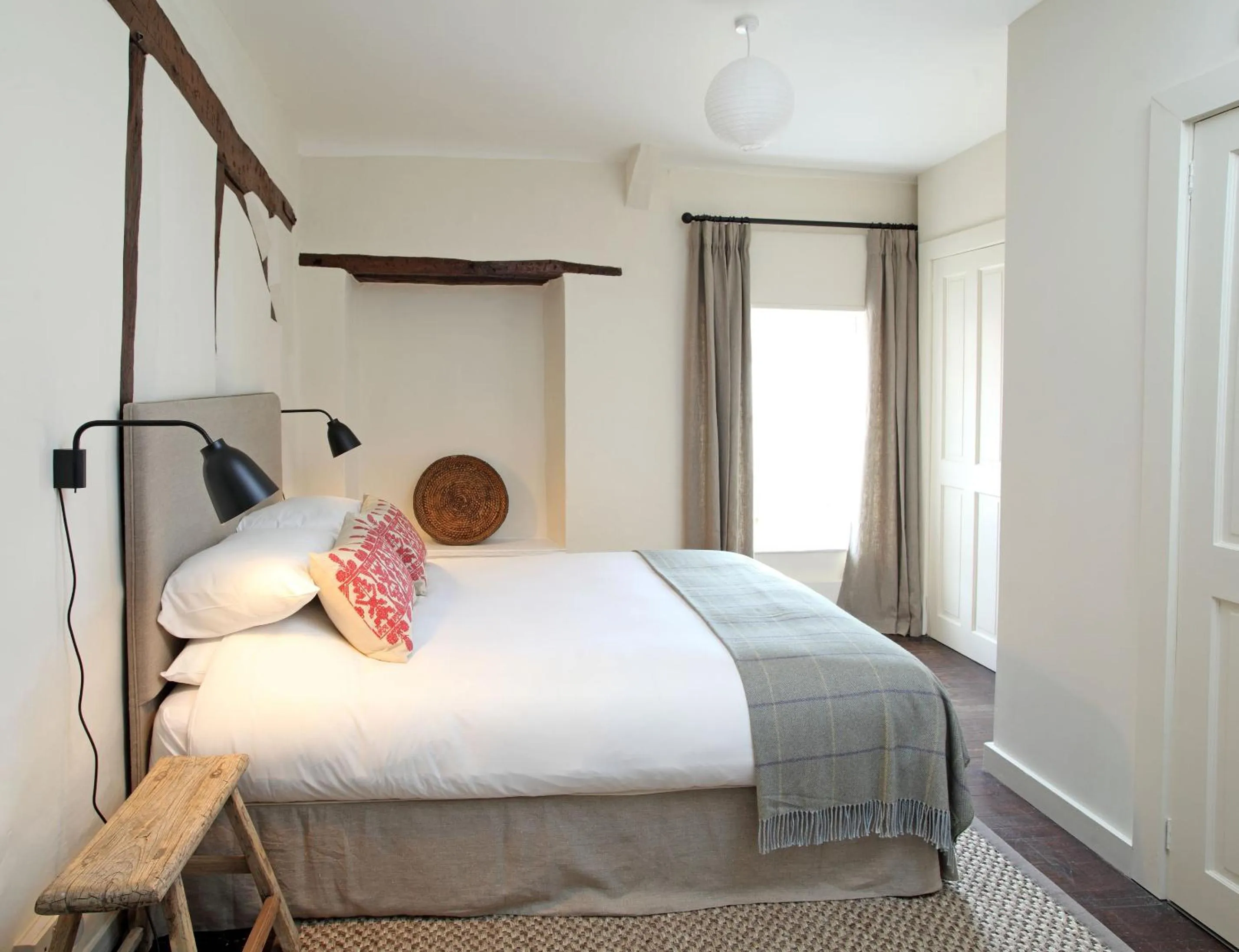 Bedroom, Bed in Black Lion Hotel