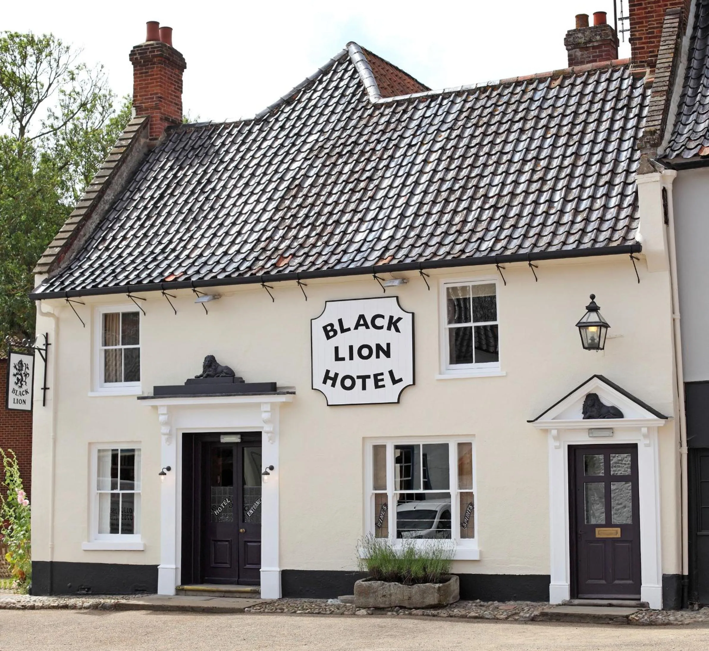 Property building in Black Lion Hotel