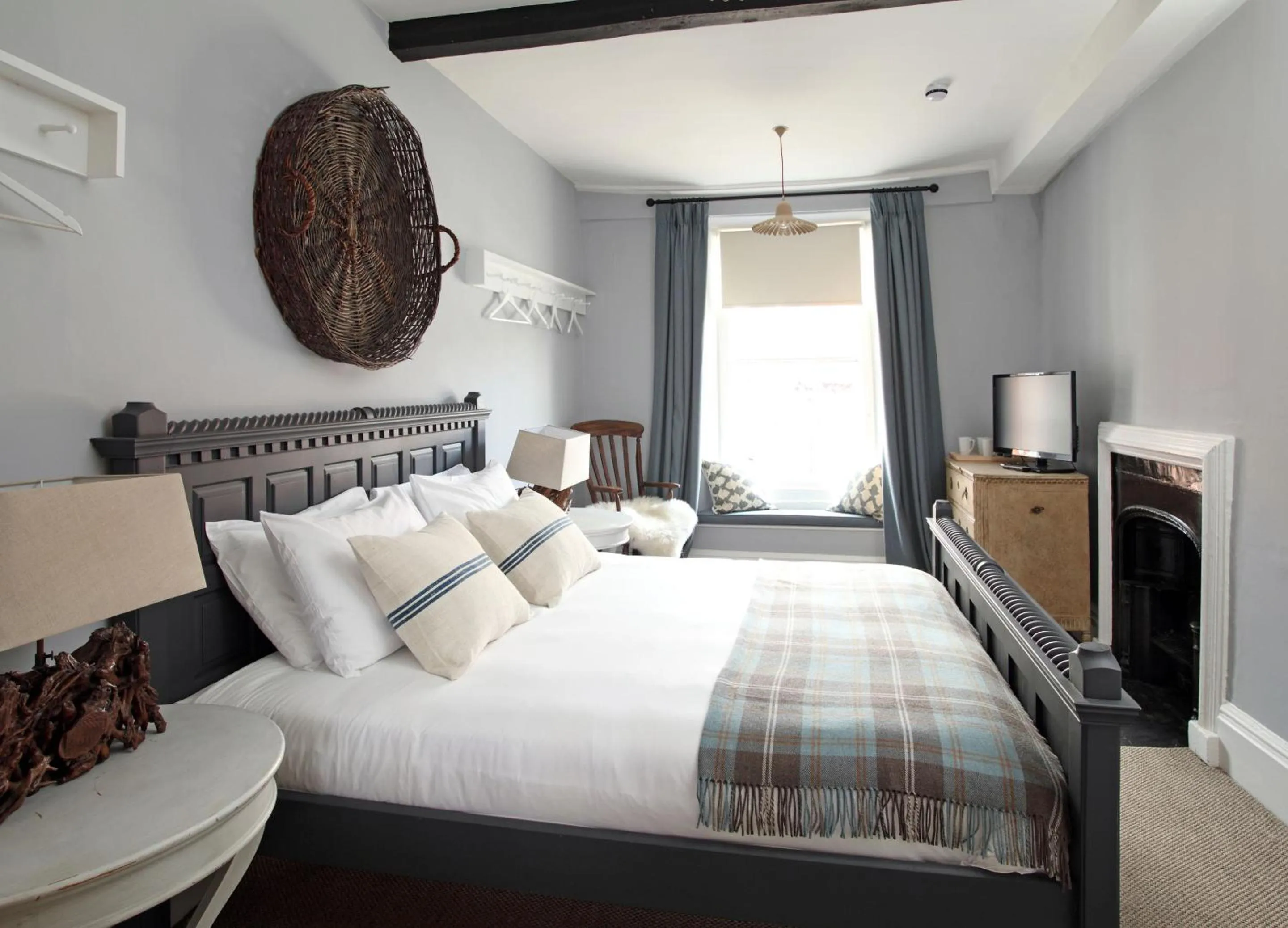 Bedroom, Bed in Black Lion Hotel