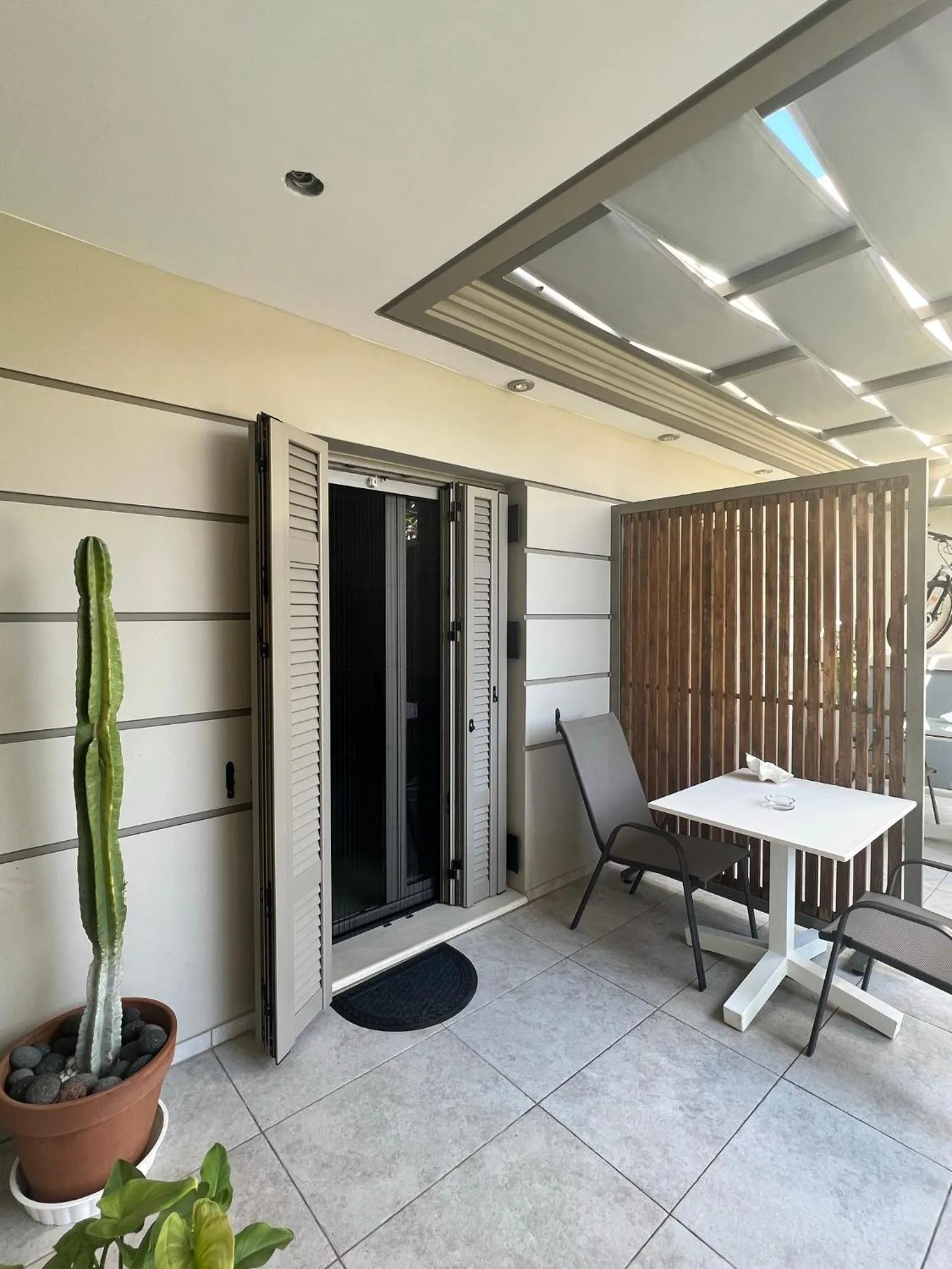 Patio in Luxury Studio Artemida