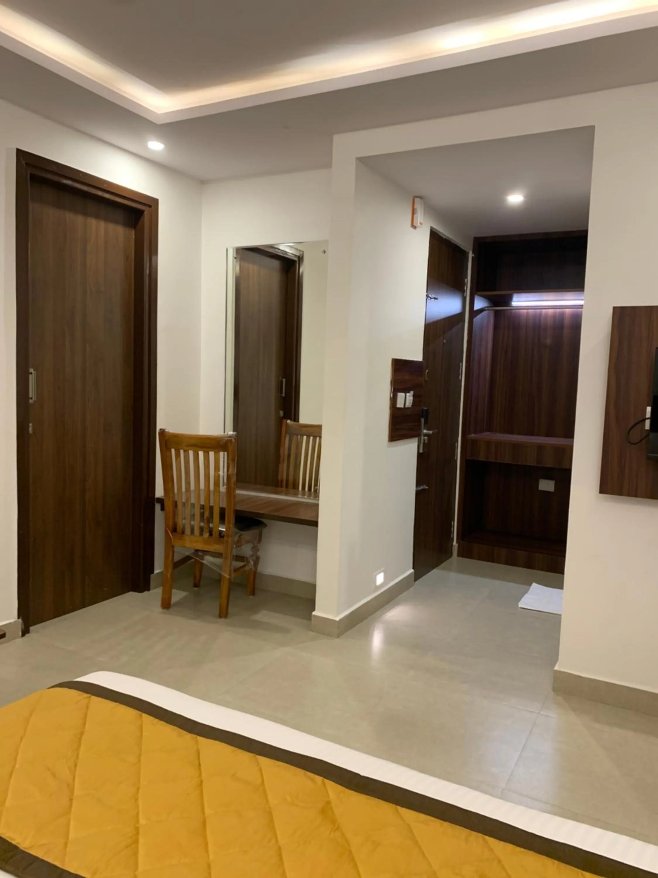 wardrobe in Hotel Le Grandeur