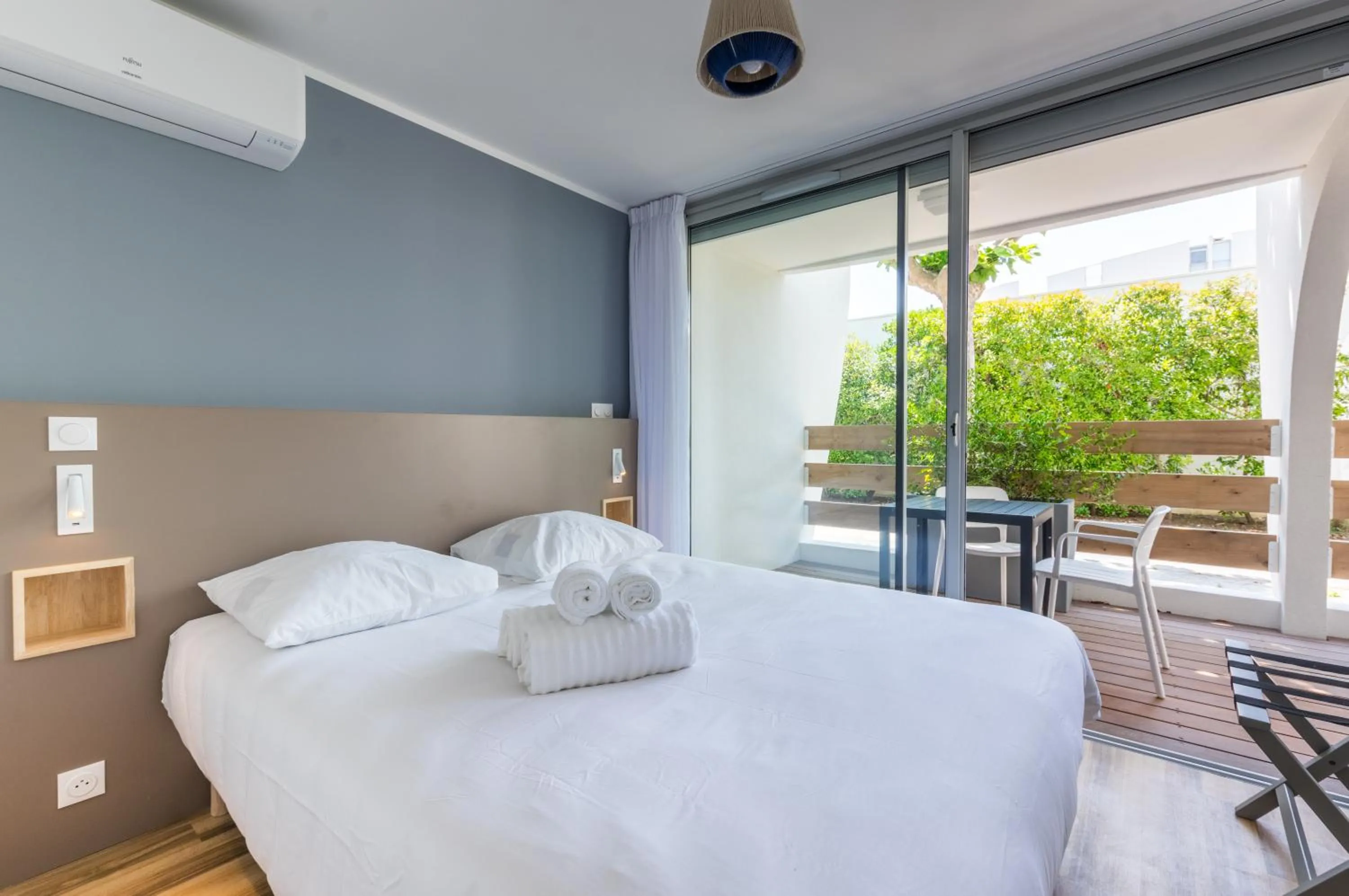 Bed in MY Hôtel Résidences - La Grande-Motte