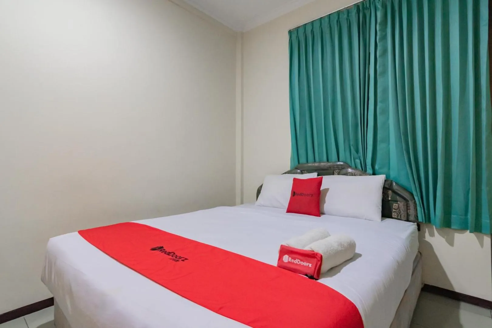 Bedroom, Bed in RedDoorz @ Achino Hotel Bandung