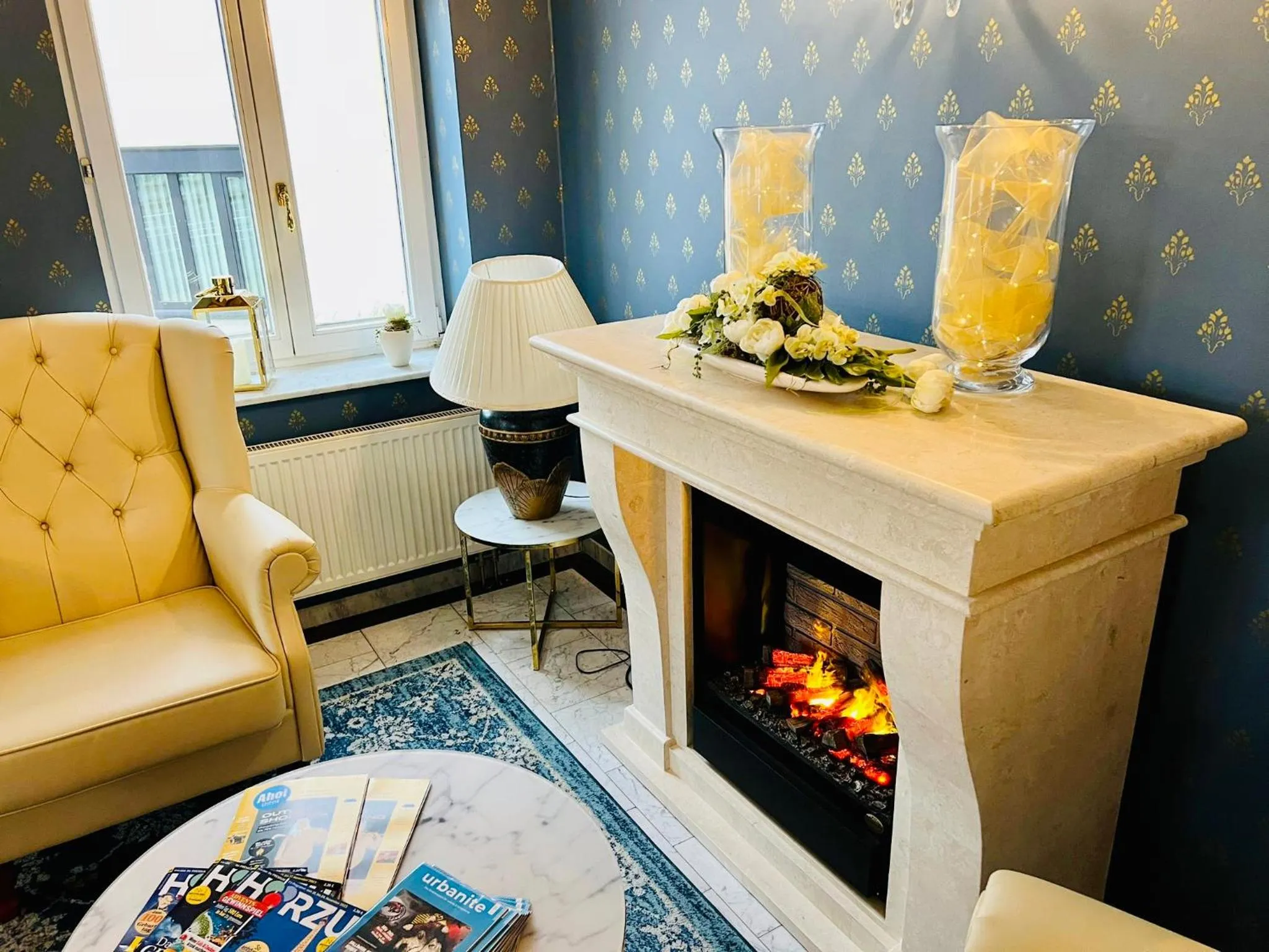 Communal lounge/ TV room in Hotel am Bayrischen Platz