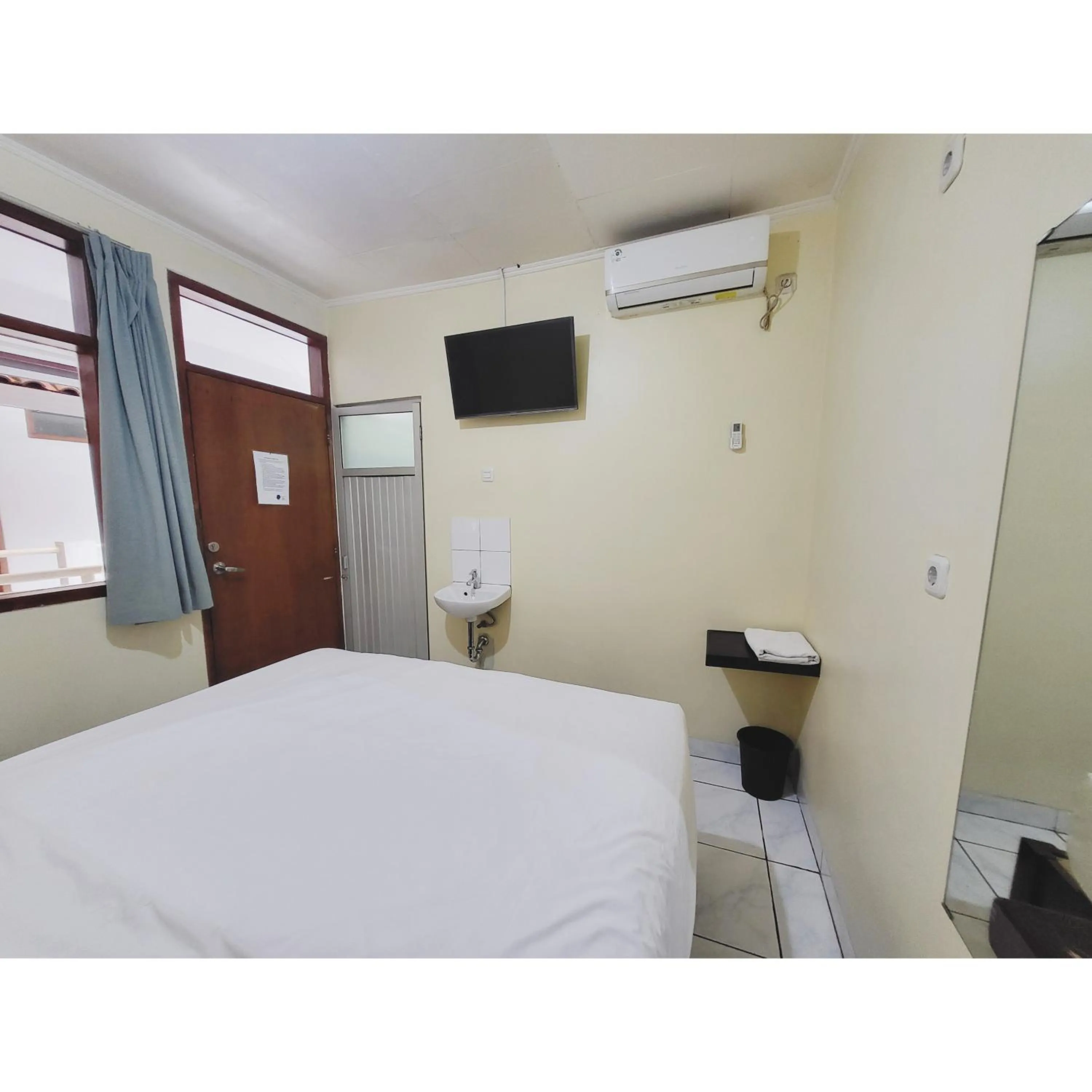 Standard Double Room in Bakung Residence