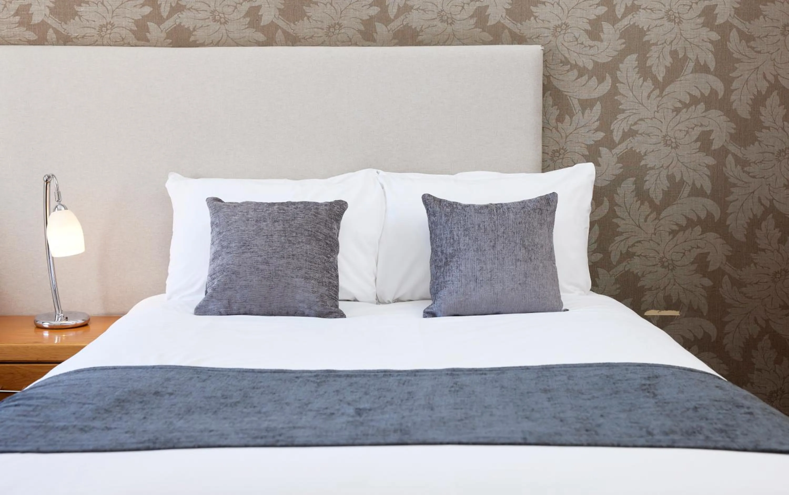 Bedroom, Bed in Sun Hotel by Greene King Inns