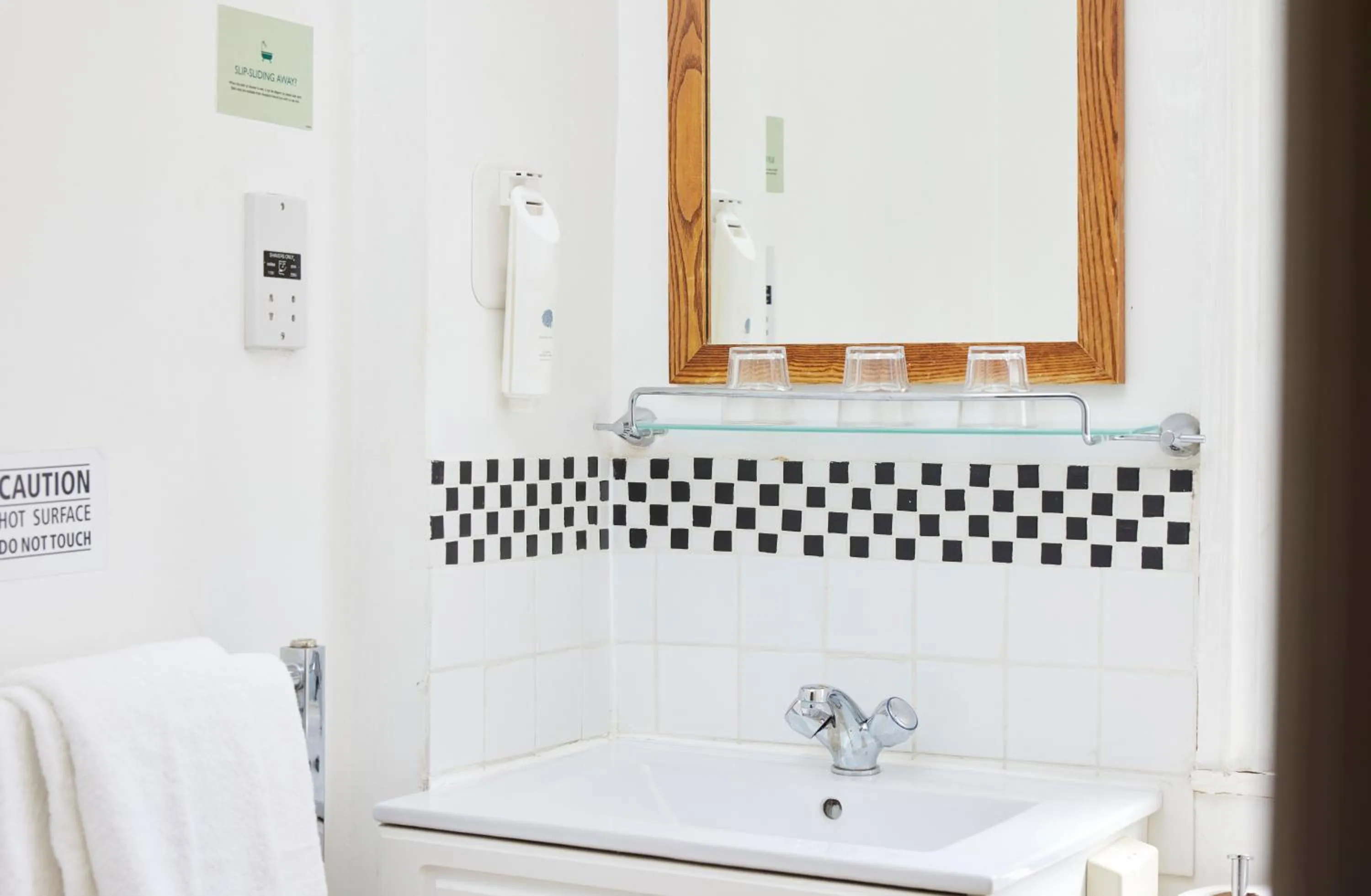 Bedroom in Sun Hotel by Greene King Inns