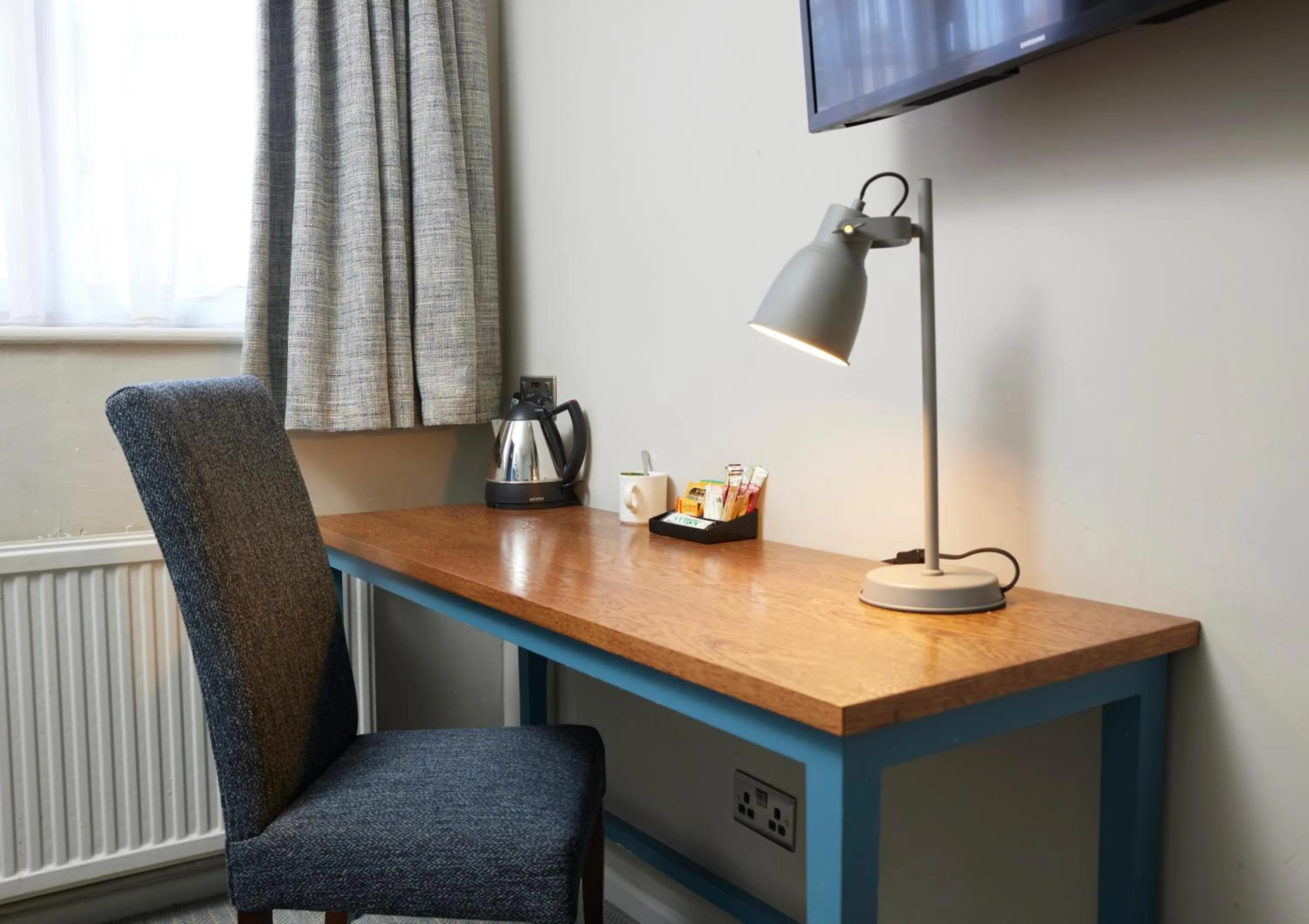 Coffee/tea facilities in Sun Hotel by Greene King Inns