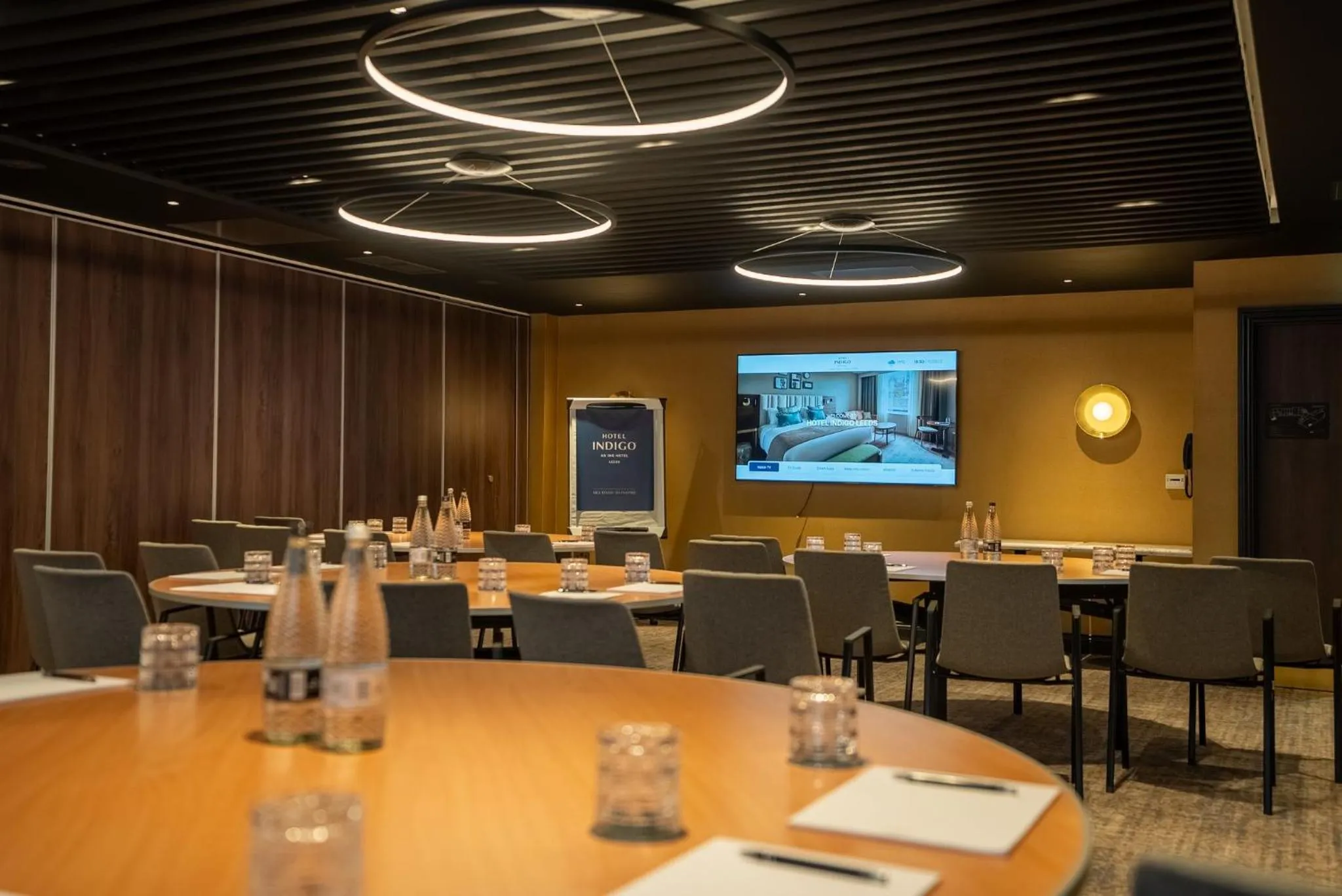 Meeting/conference room in Hotel Indigo Leeds by IHG