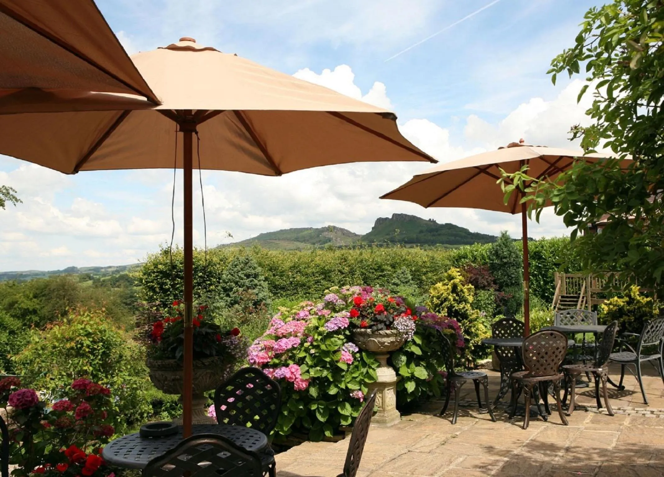 Garden view in Three Horseshoes Country Inn
