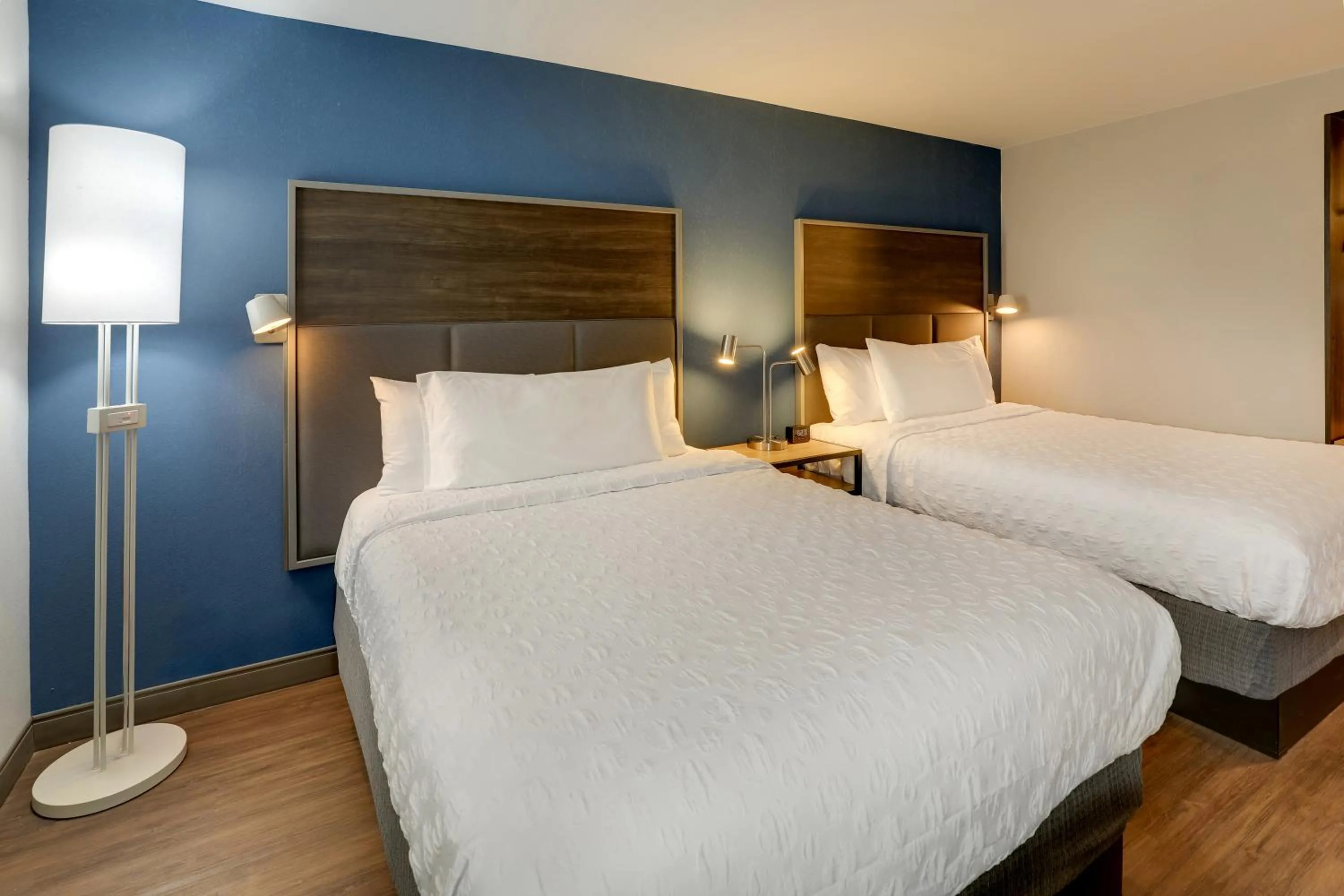 Bedroom, Bed in Tru By Hilton Leland Wilmington