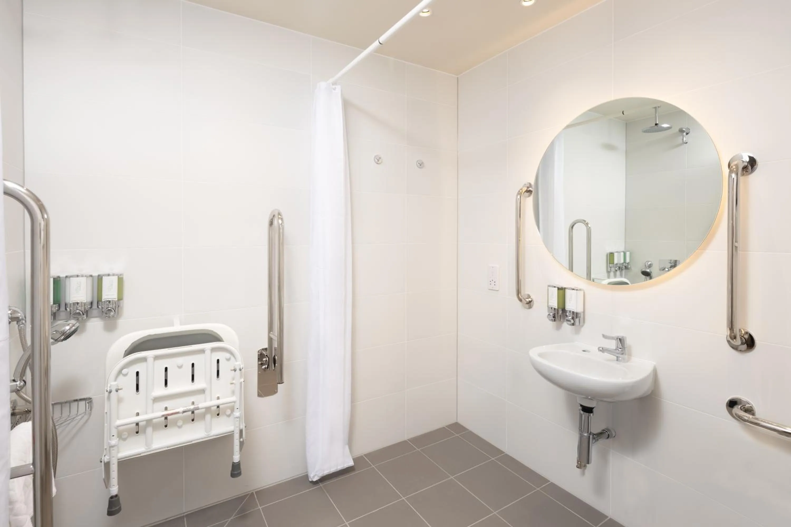 acessibility in Hampton By Hilton London Old Street