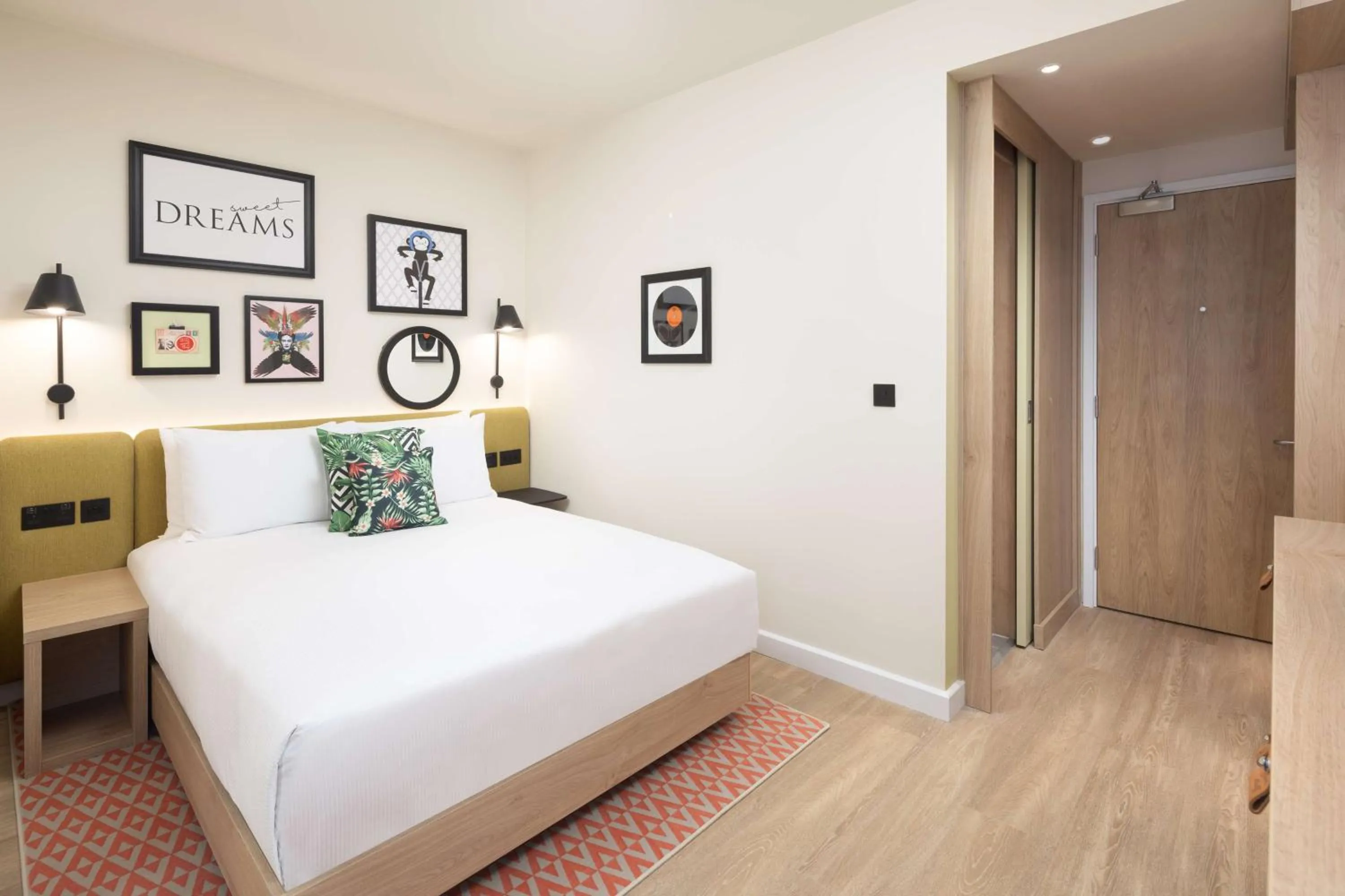 Bed in Hampton By Hilton London Old Street