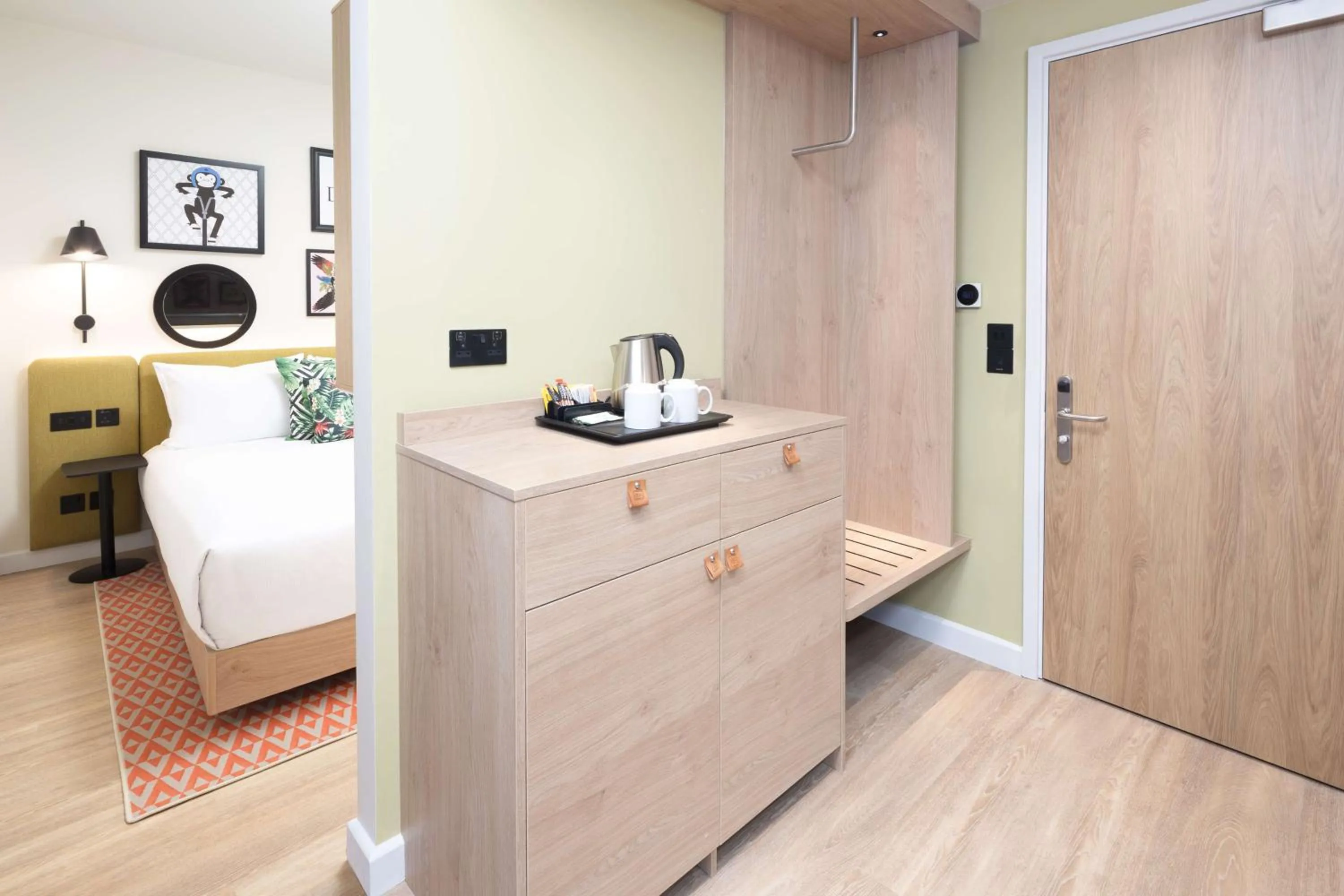 Photo of the whole room, Bed in Hampton By Hilton London Old Street