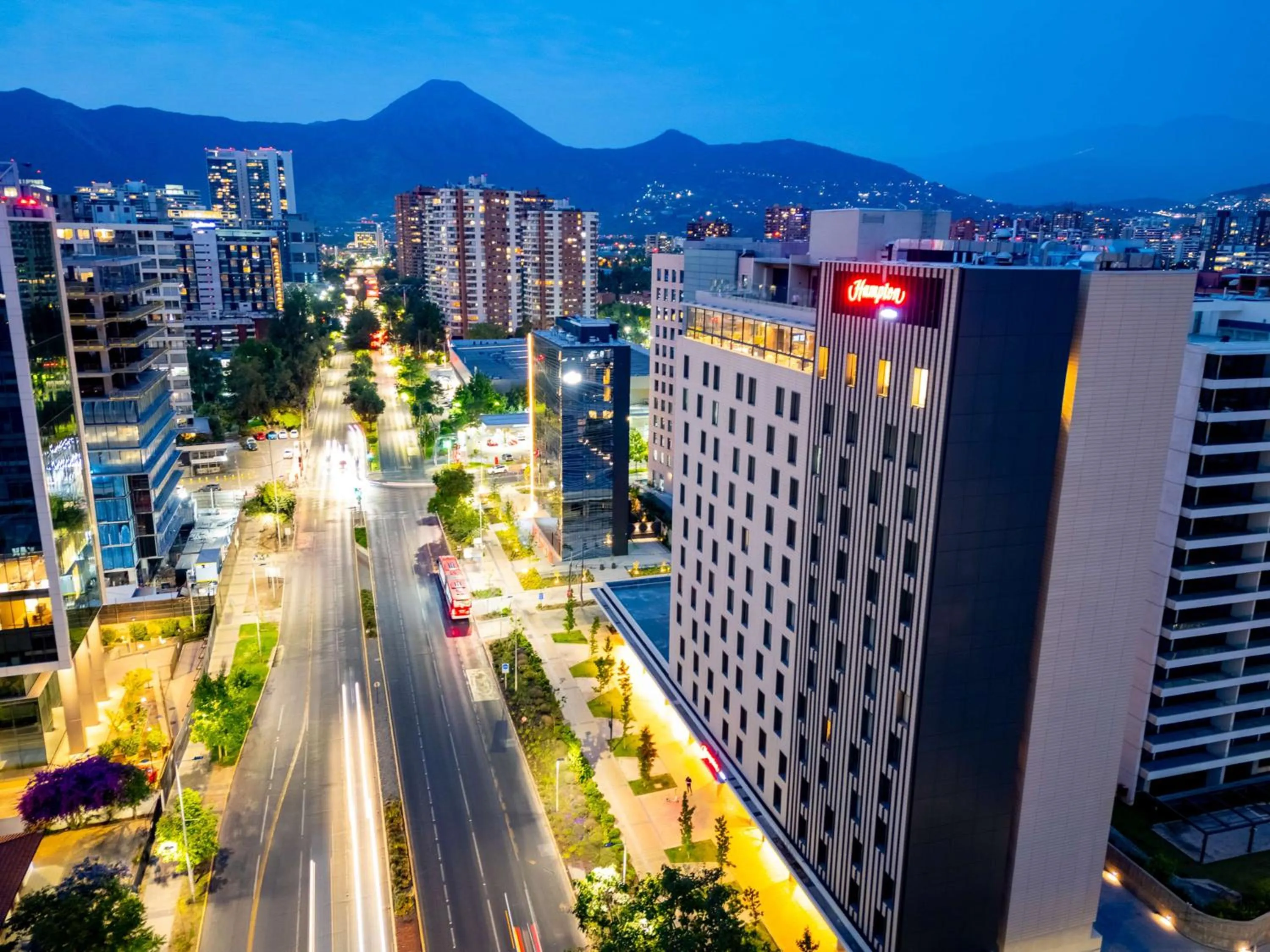Property building in Hampton By Hilton Santiago Las Condes