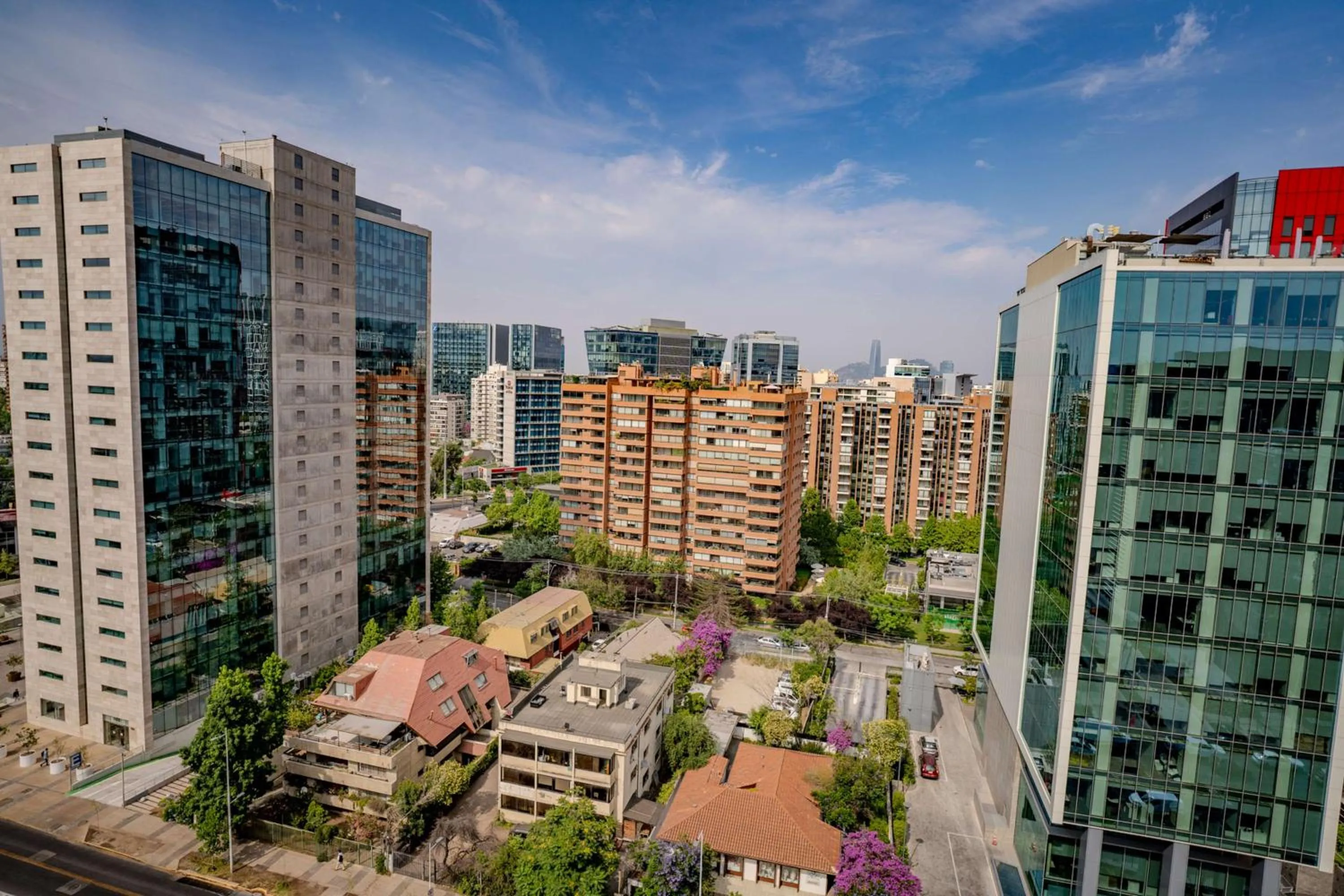 City view in Hampton By Hilton Santiago Las Condes