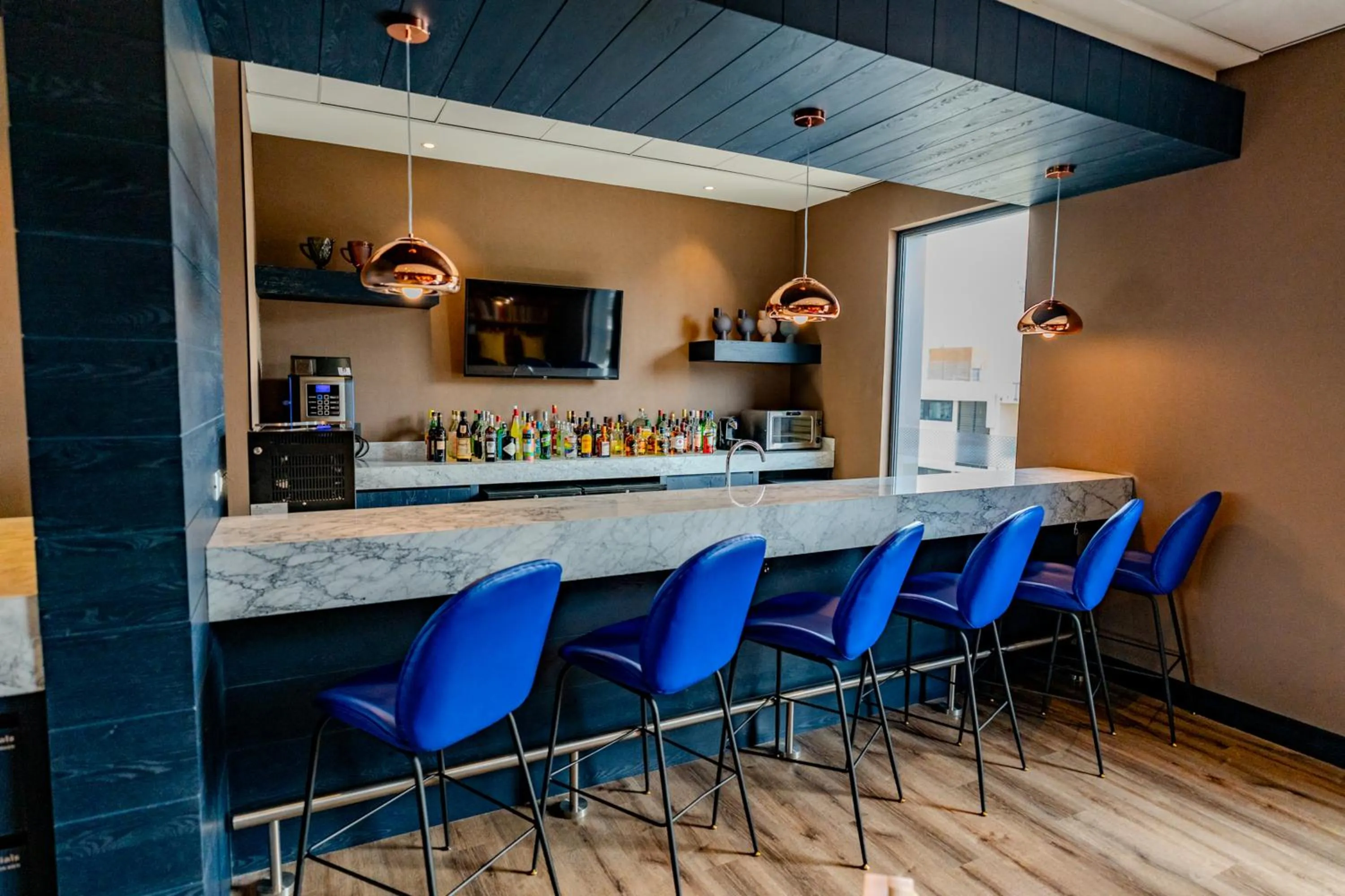 Lounge or bar in Hampton By Hilton Santiago Las Condes