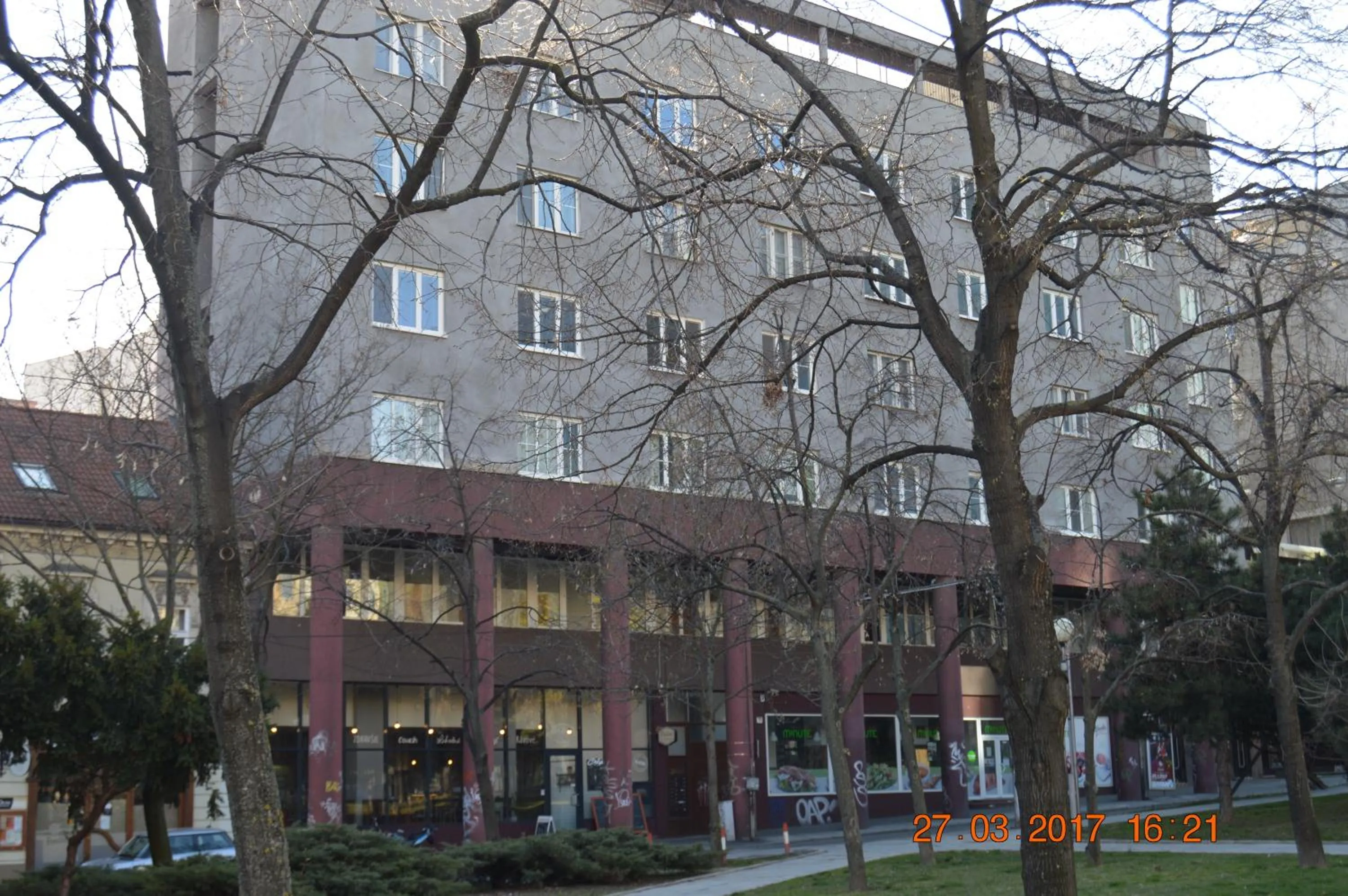 Apartment Accommodation up to 17