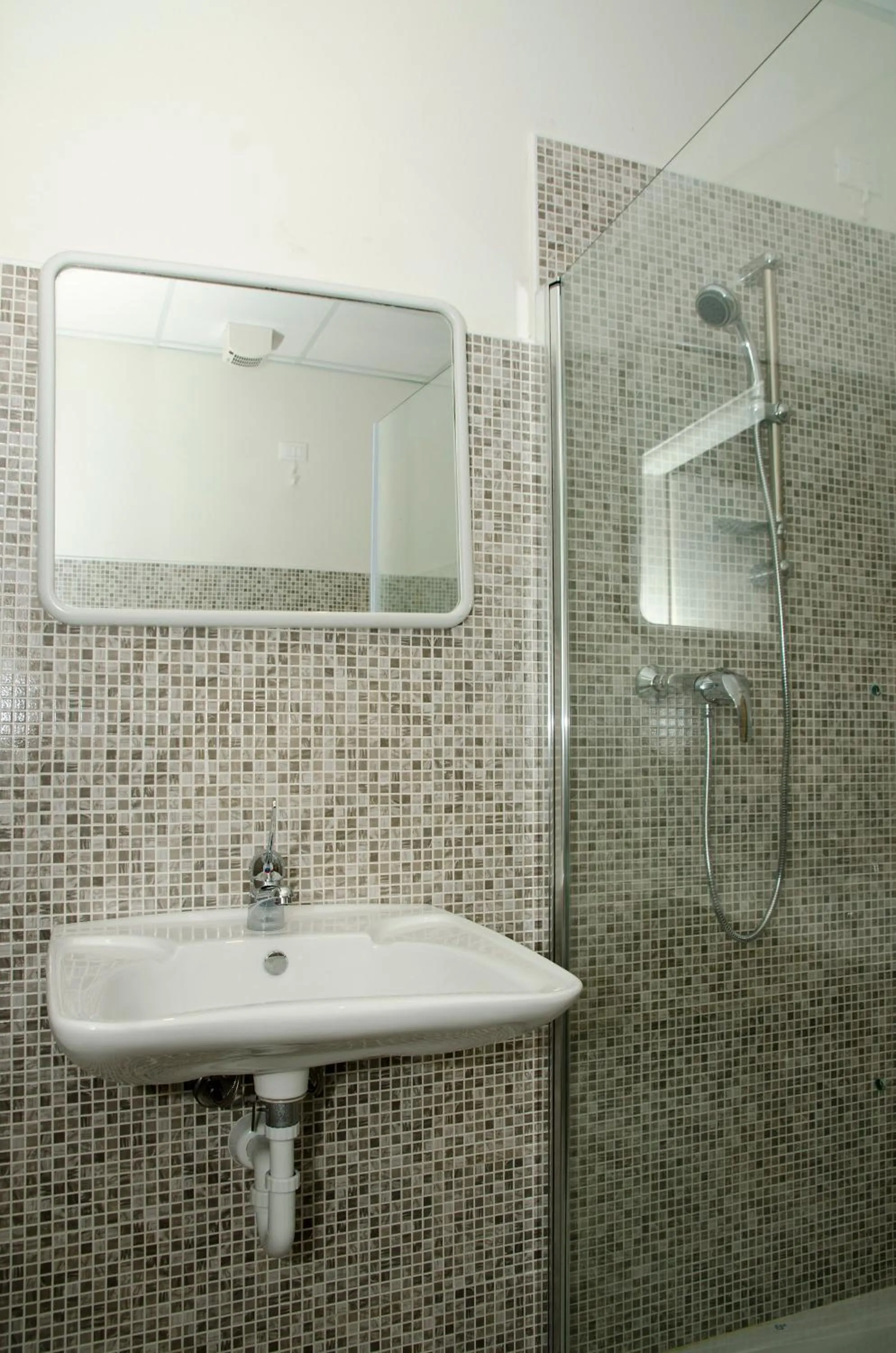 Staff in Ostello Meet Gardalake Hostel