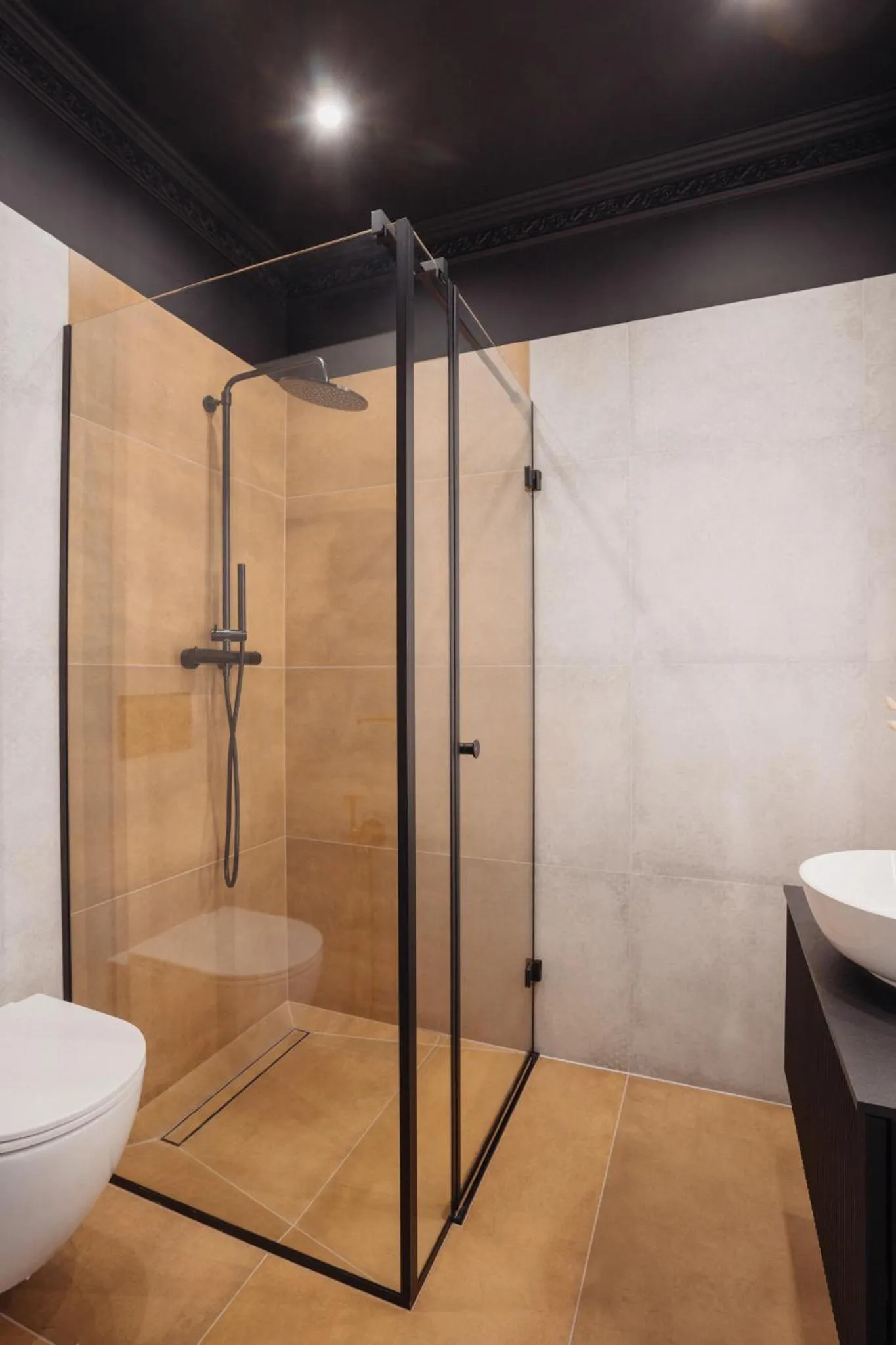 Toilet in Cu Residence - LoftAffair Spa Collection