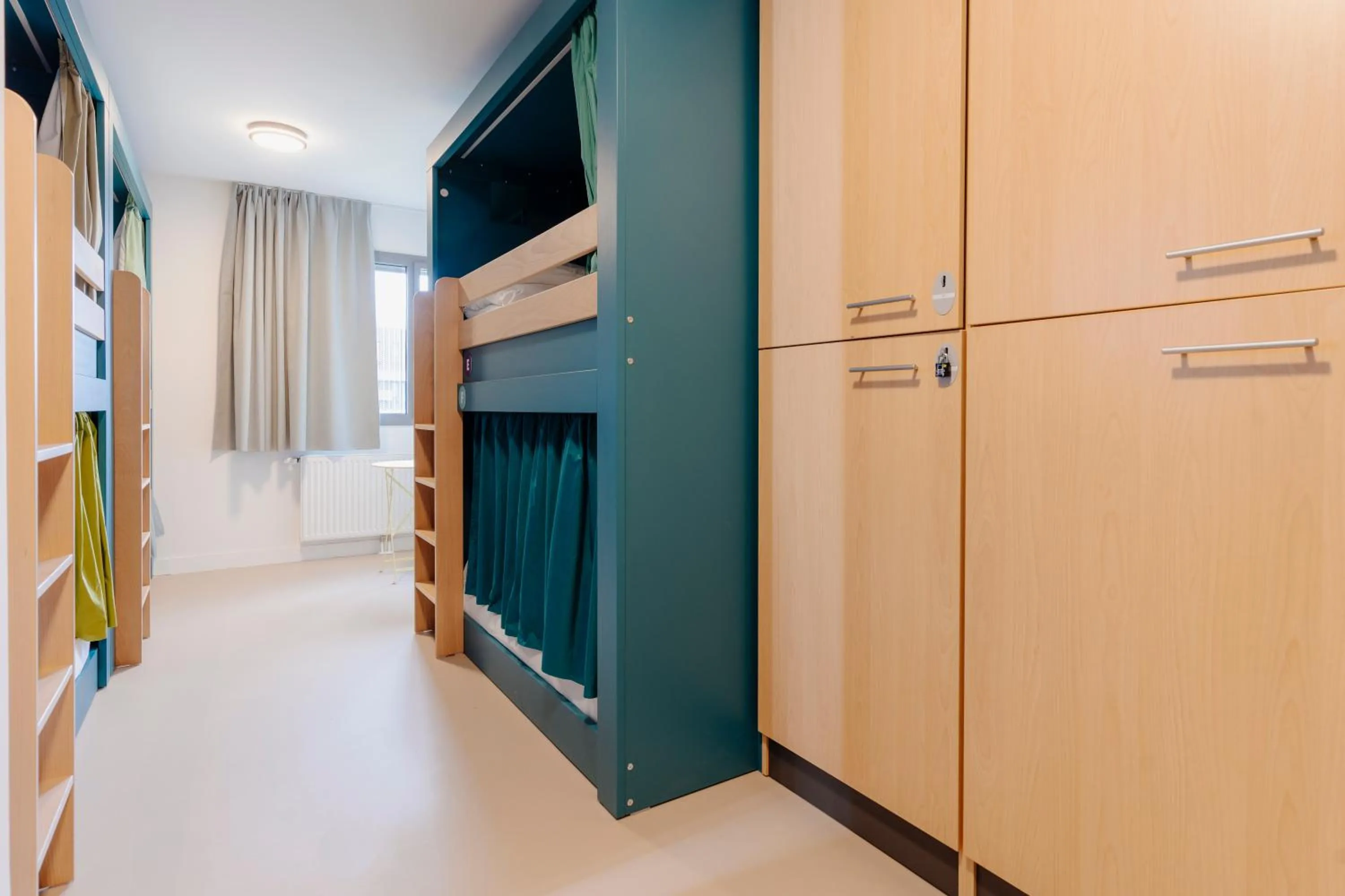 microwave in The People Caen