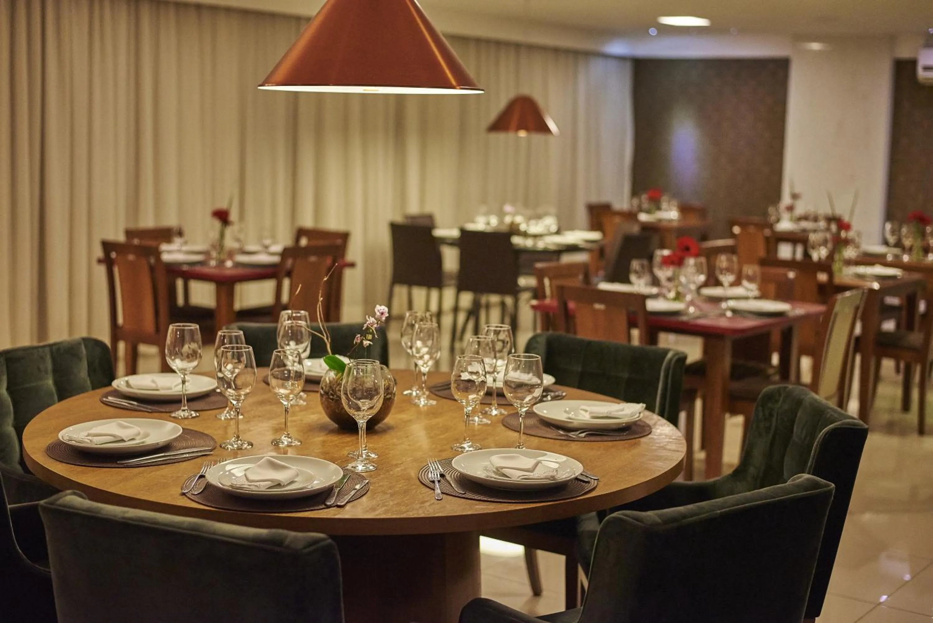 Restaurant/places to eat in Alfa Hotel