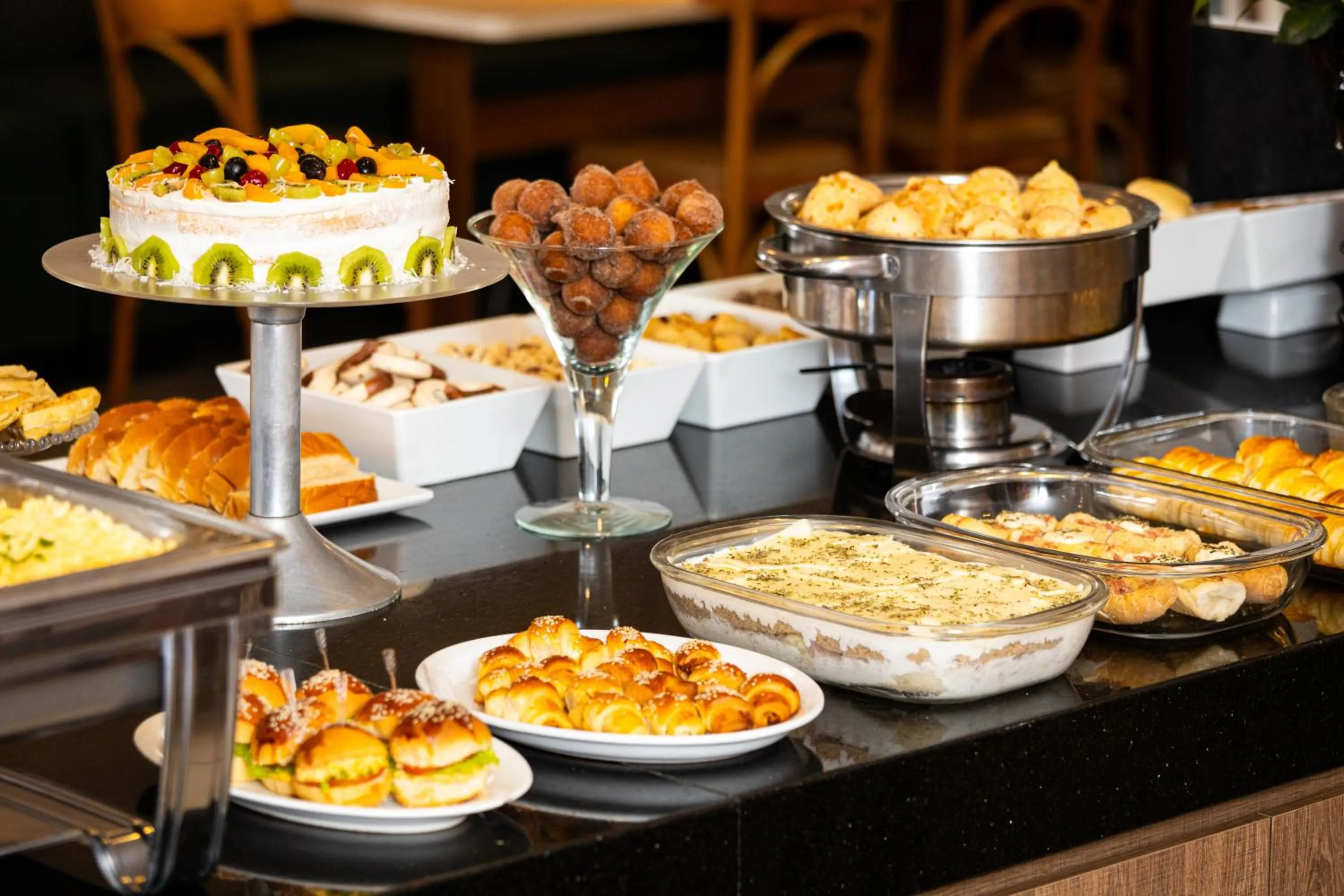 Food and drinks in Alfa Hotel