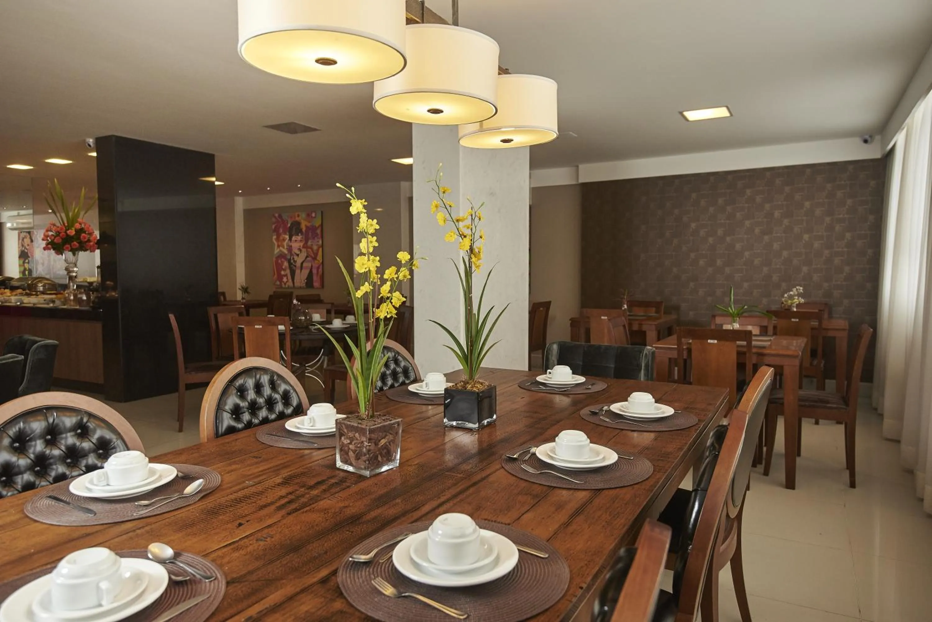 Restaurant/places to eat in Alfa Hotel