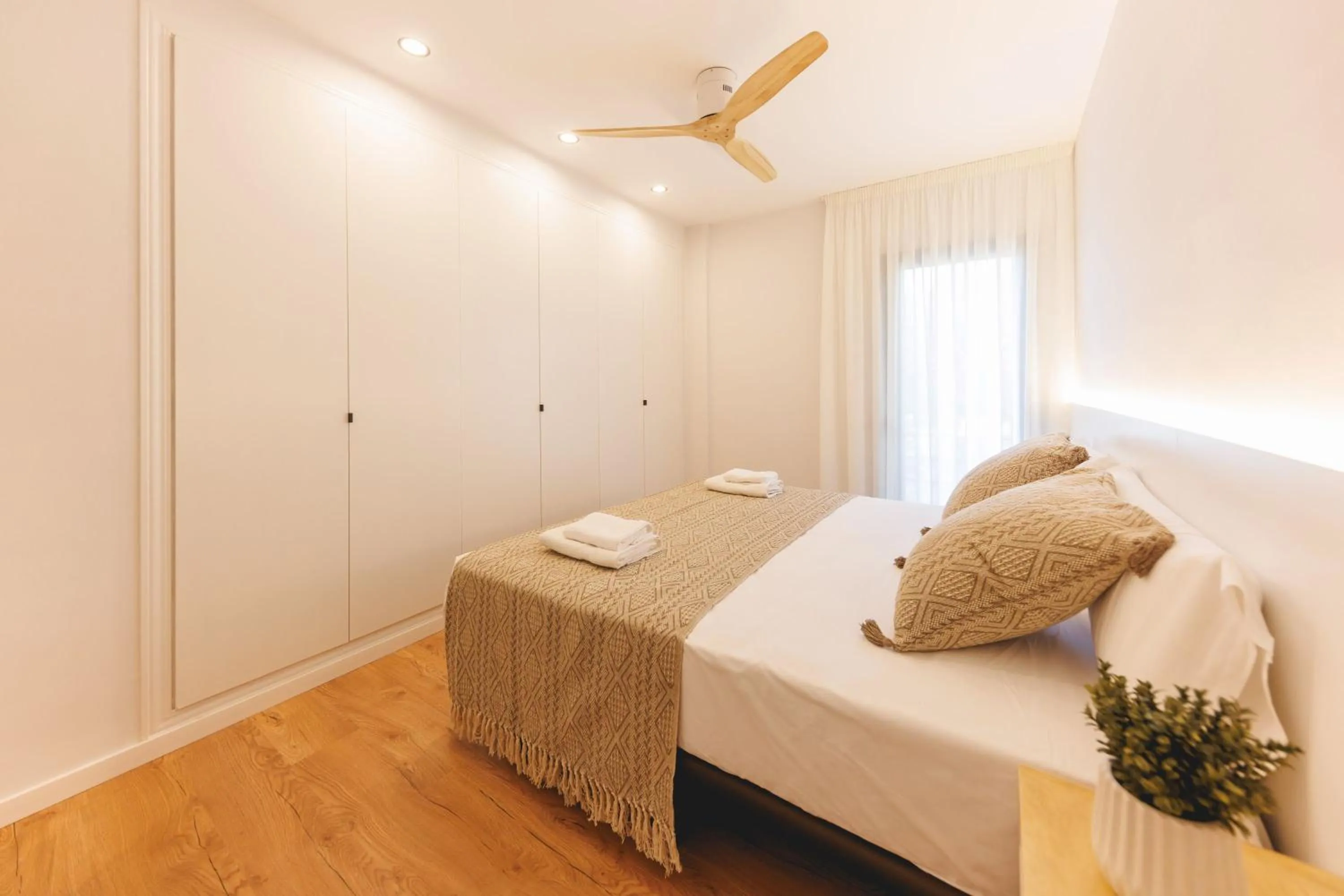 Bed in Bravissimo Devesa, 3 bedrooms and near the parc