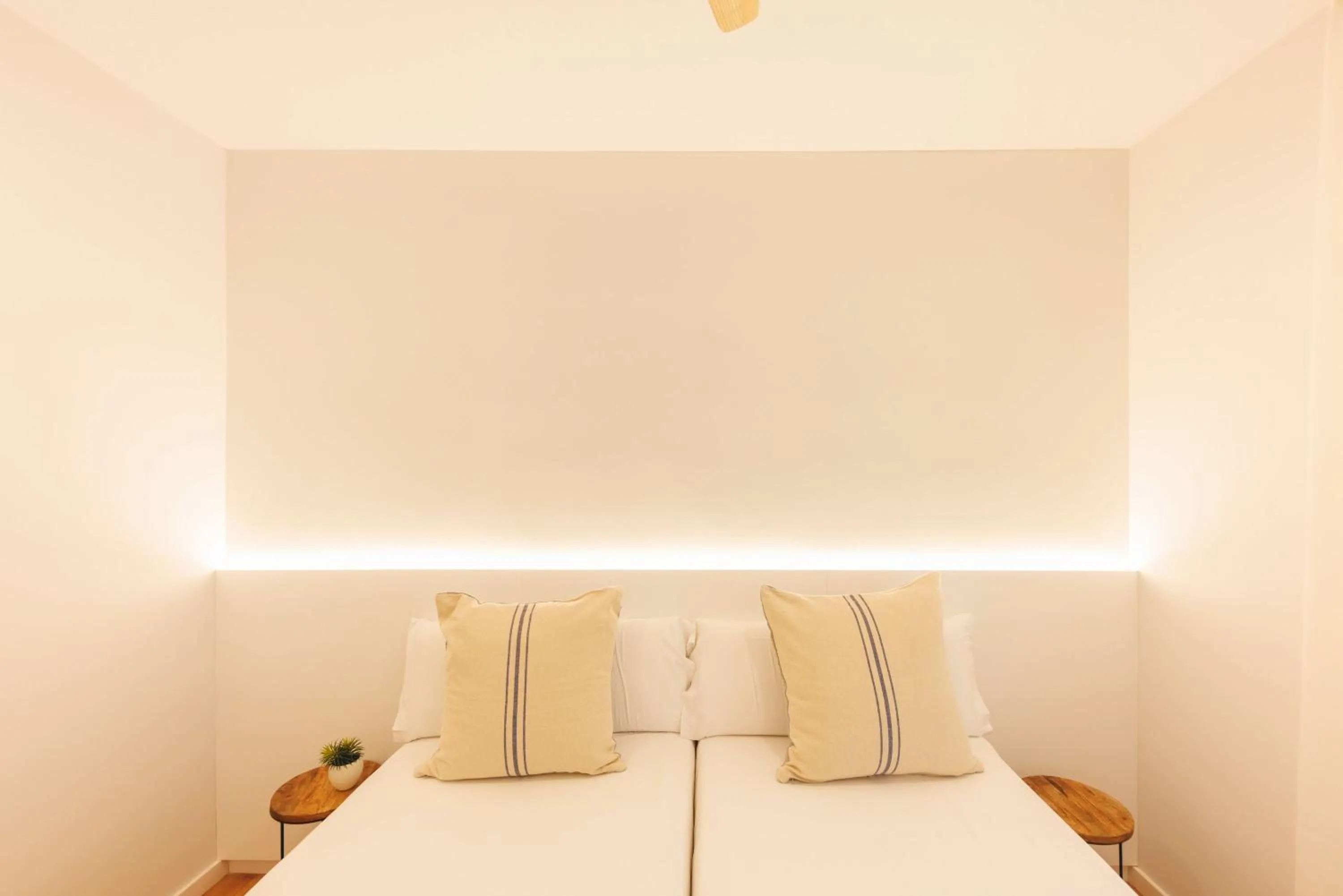 Bed in Bravissimo Devesa, 3 bedrooms and near the parc