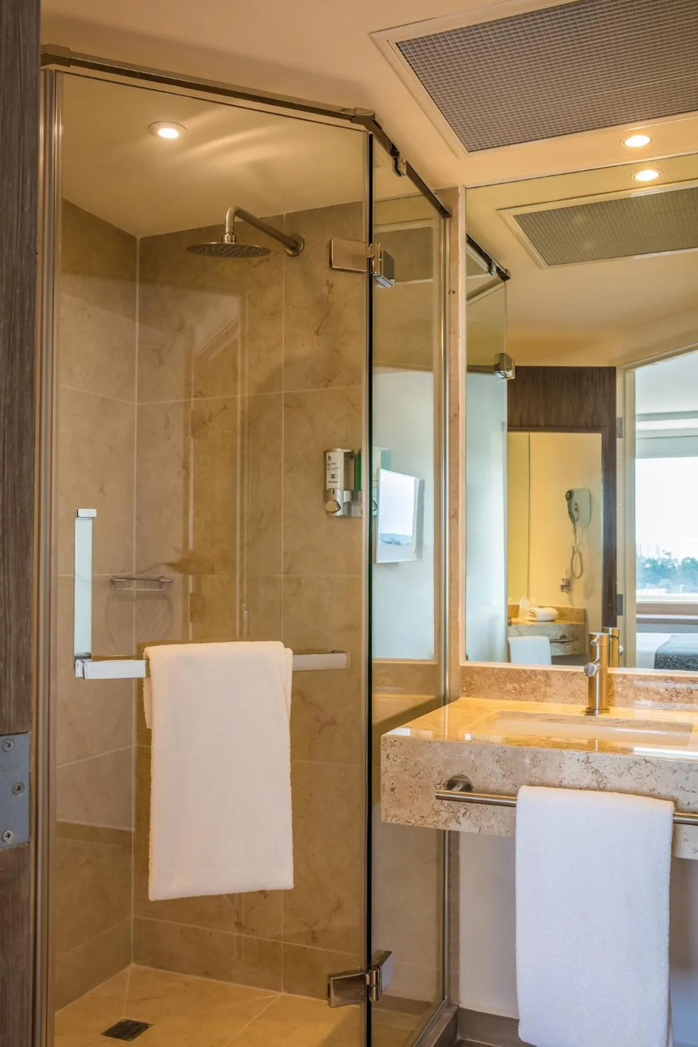 Bathroom in One Coatzacoalcos Forum