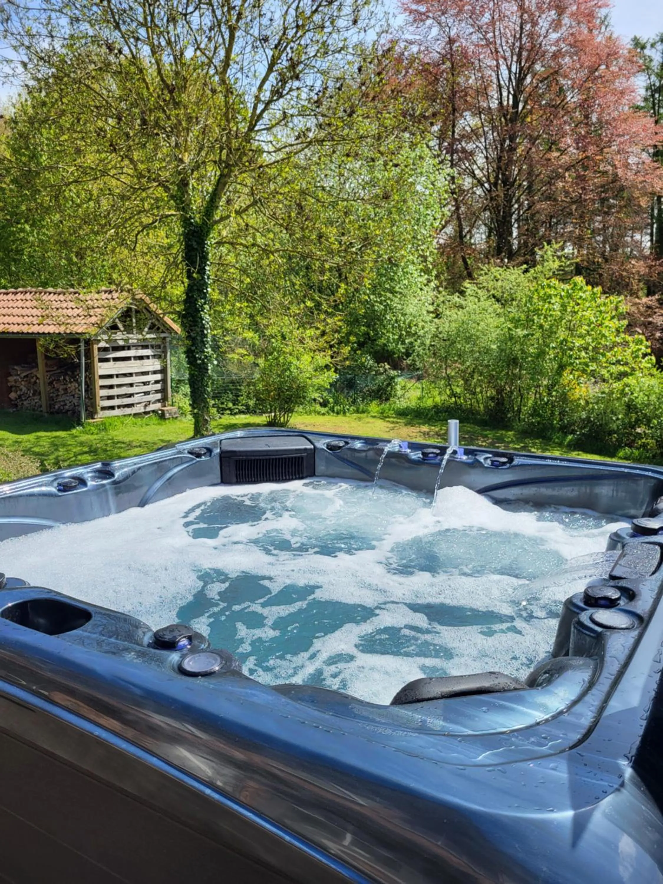 Hot Tub in B&B Le Bois de Champia