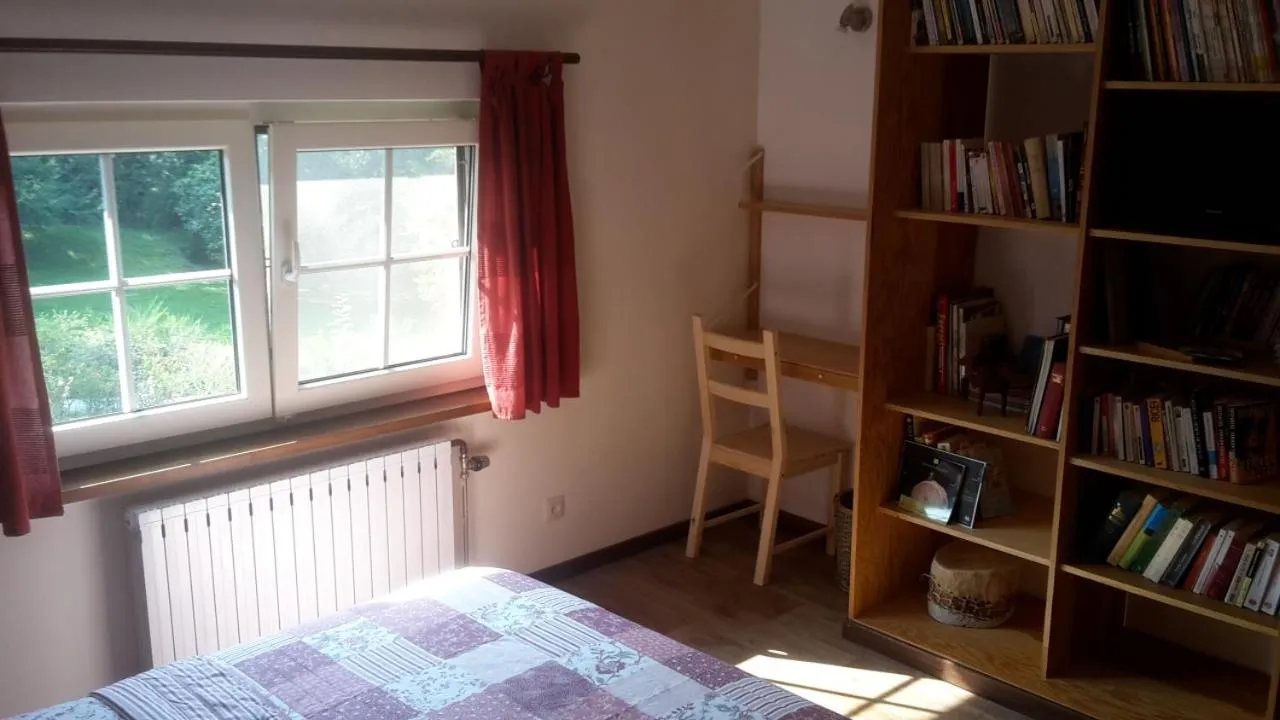 Bed in B&B Le Bois de Champia