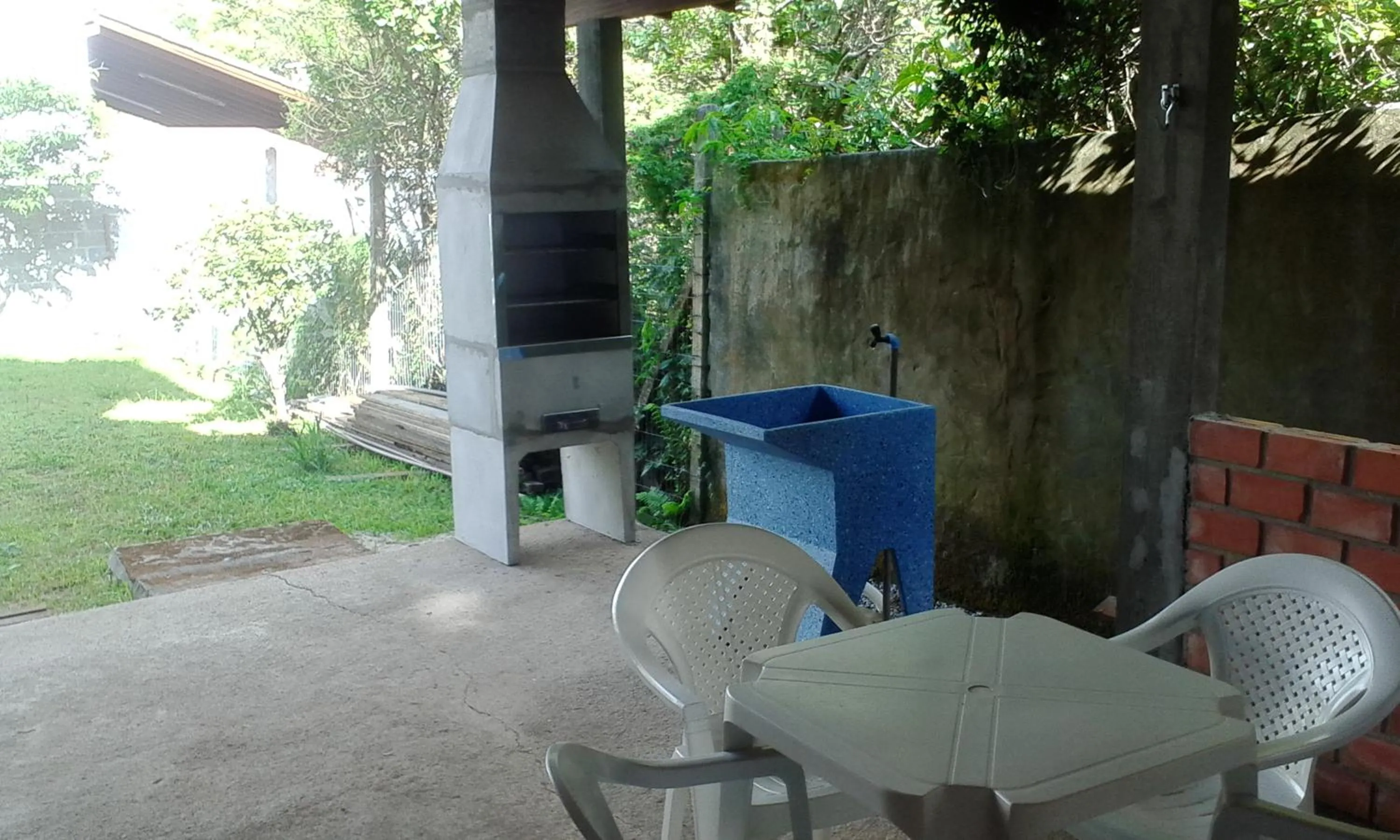 BBQ facilities in Casa Guarda do Embaú