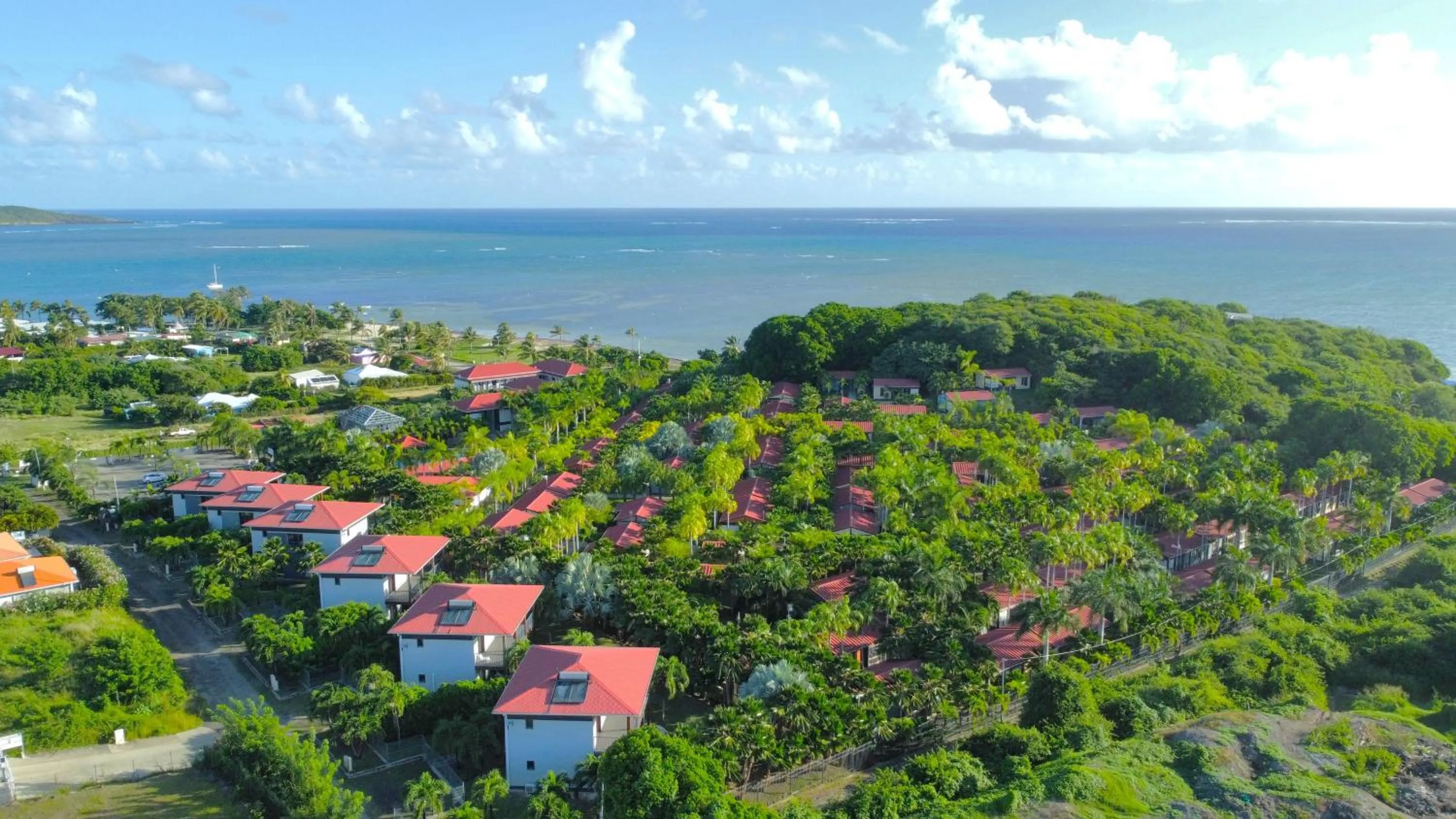 Property building in Le Village de la Pointe