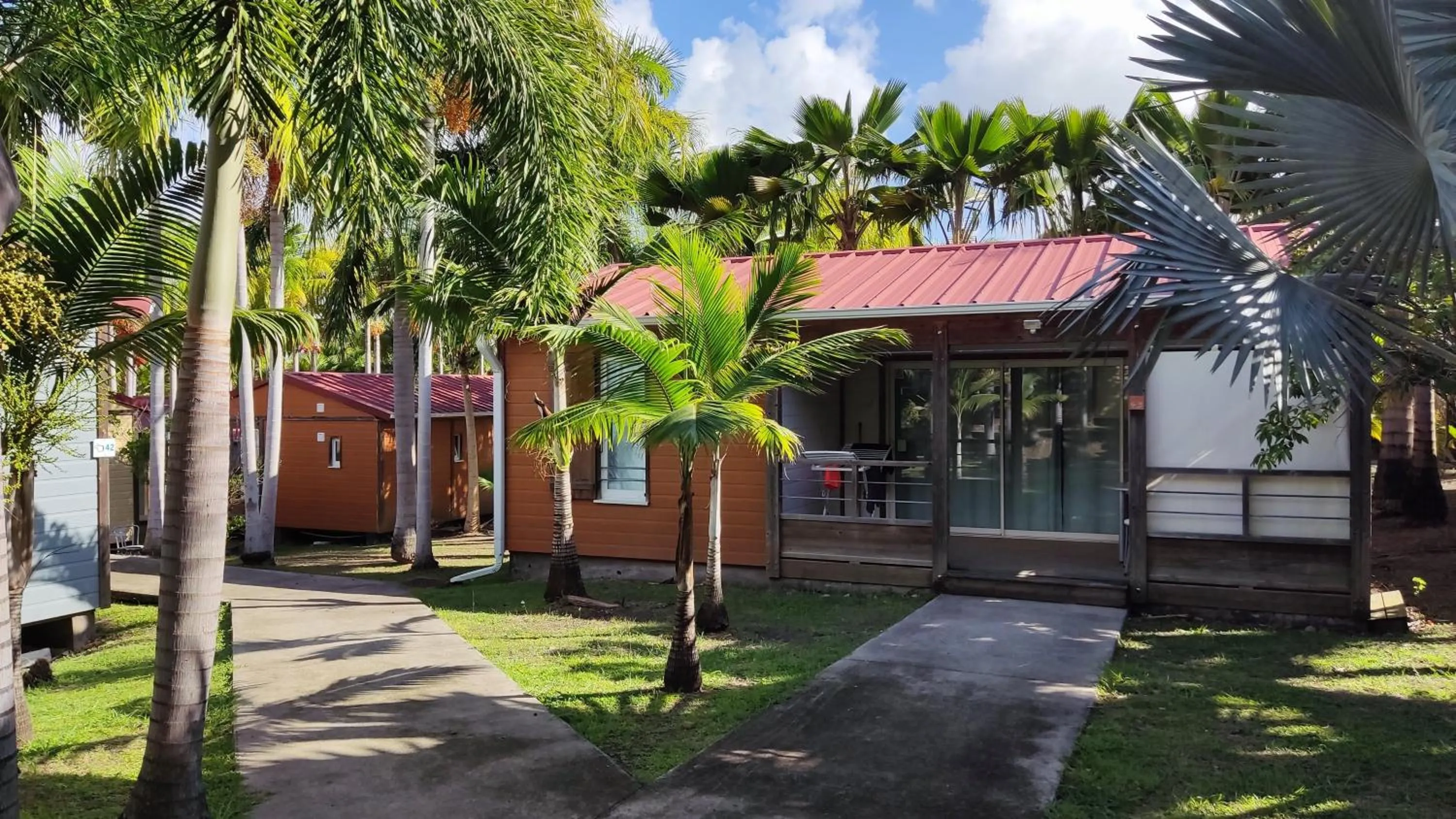 Property building in Le Village de la Pointe