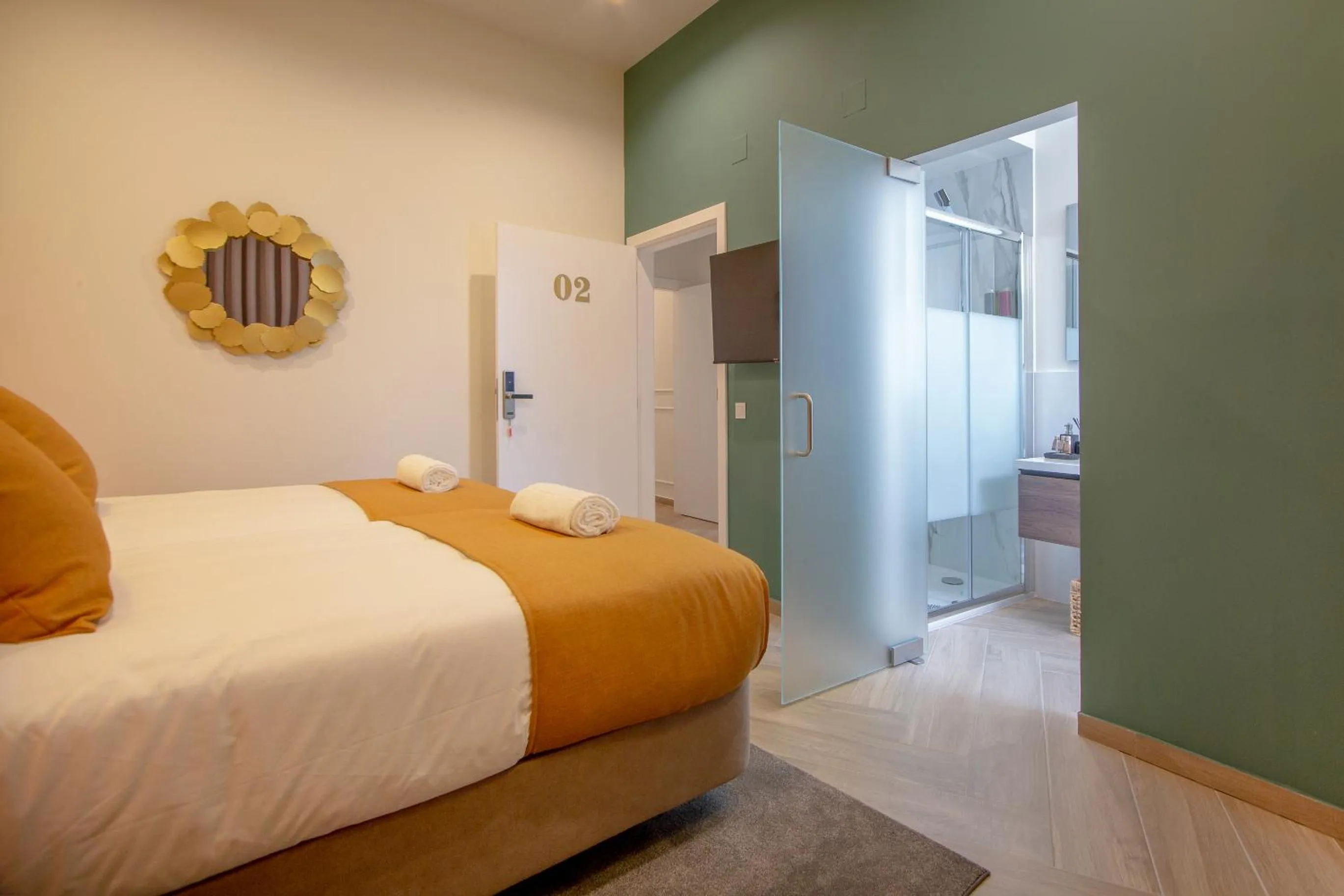 Bathroom, Bed in Guest House Jacarandá Faro