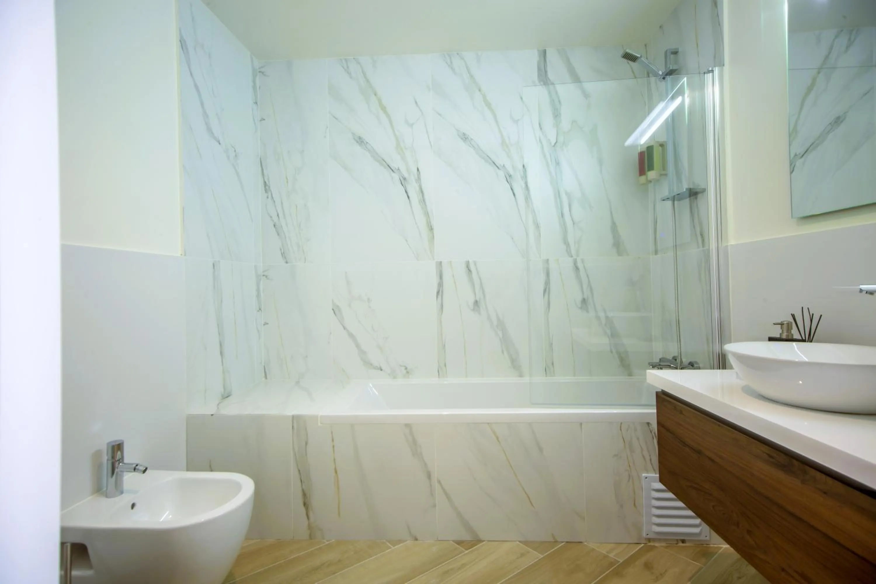 Toilet in Guest House Jacarandá Faro