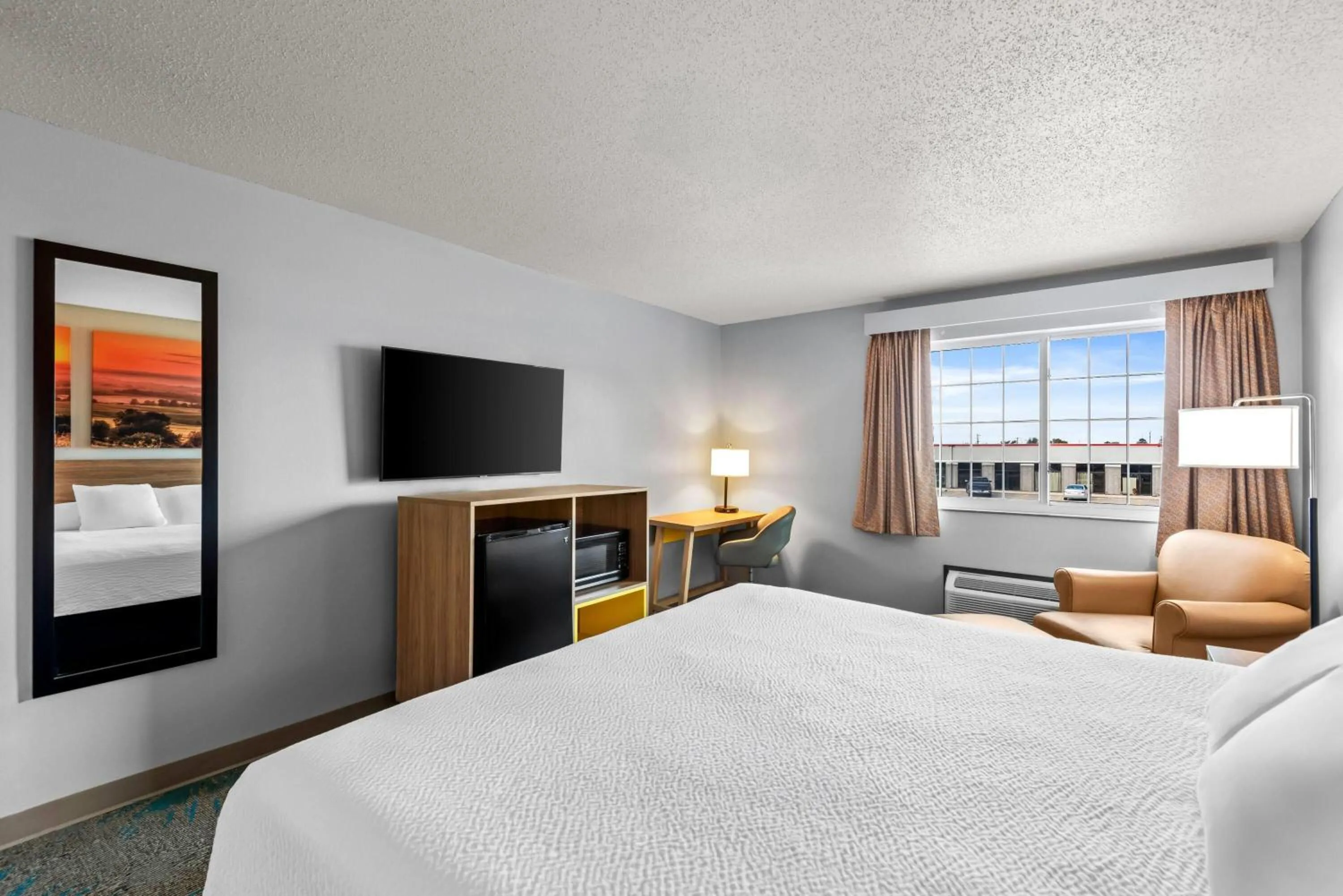 Bed in Days Inn by Wyndham Carroll