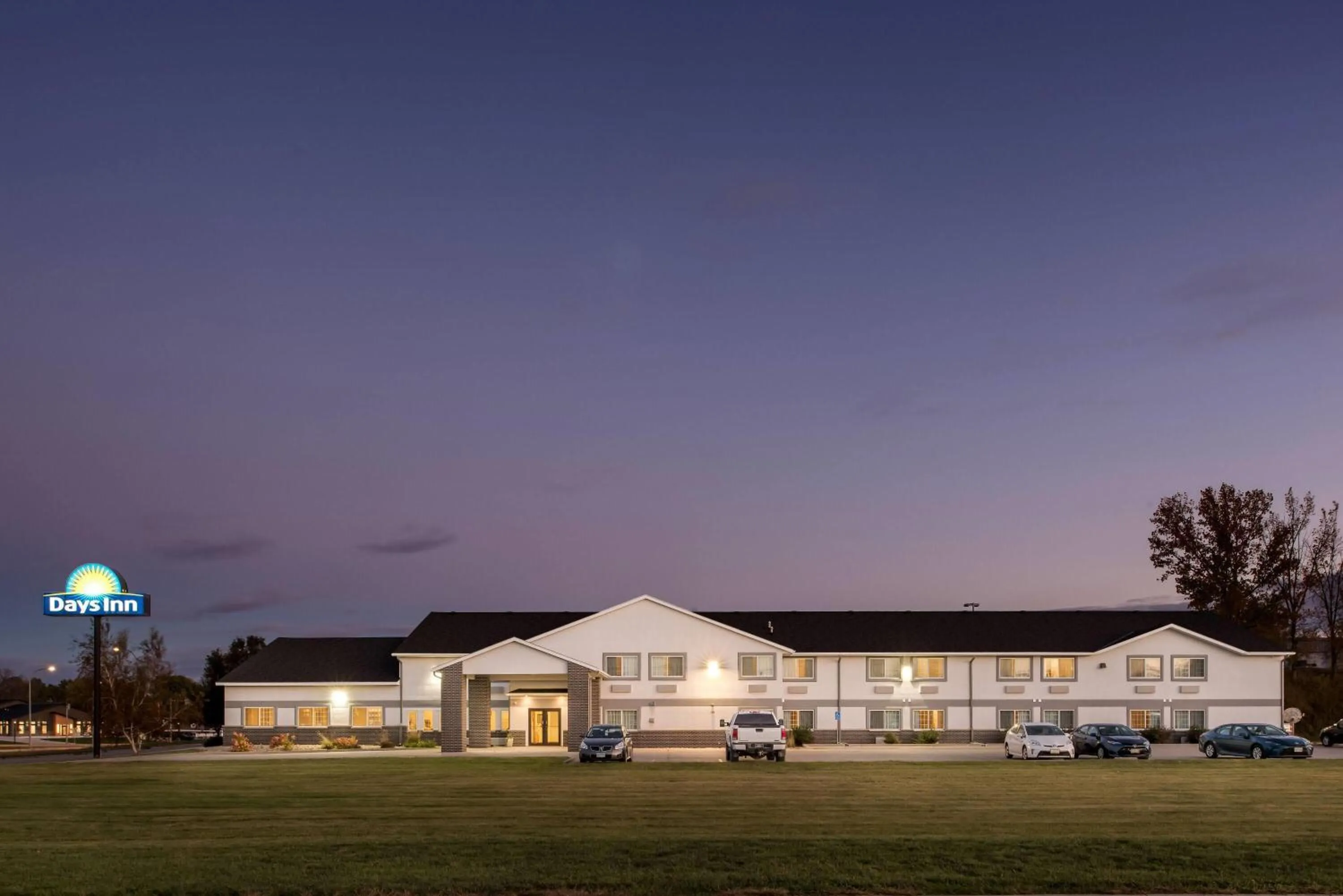 Property building in Days Inn by Wyndham Carroll