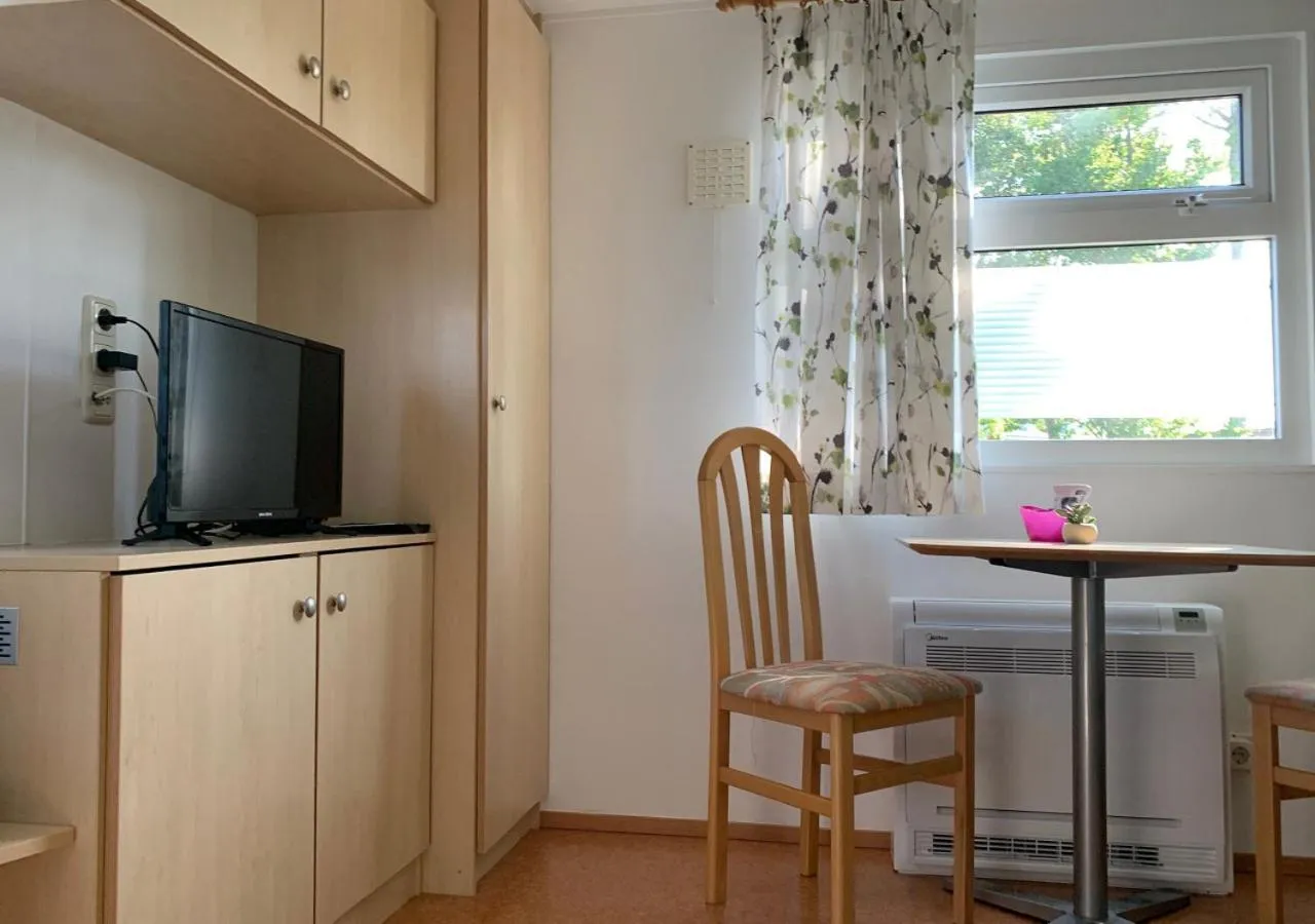 Kitchen or kitchenette in Chaletparc Krabbenkreek Zeeland - Hotel rooms "Terra Mare"