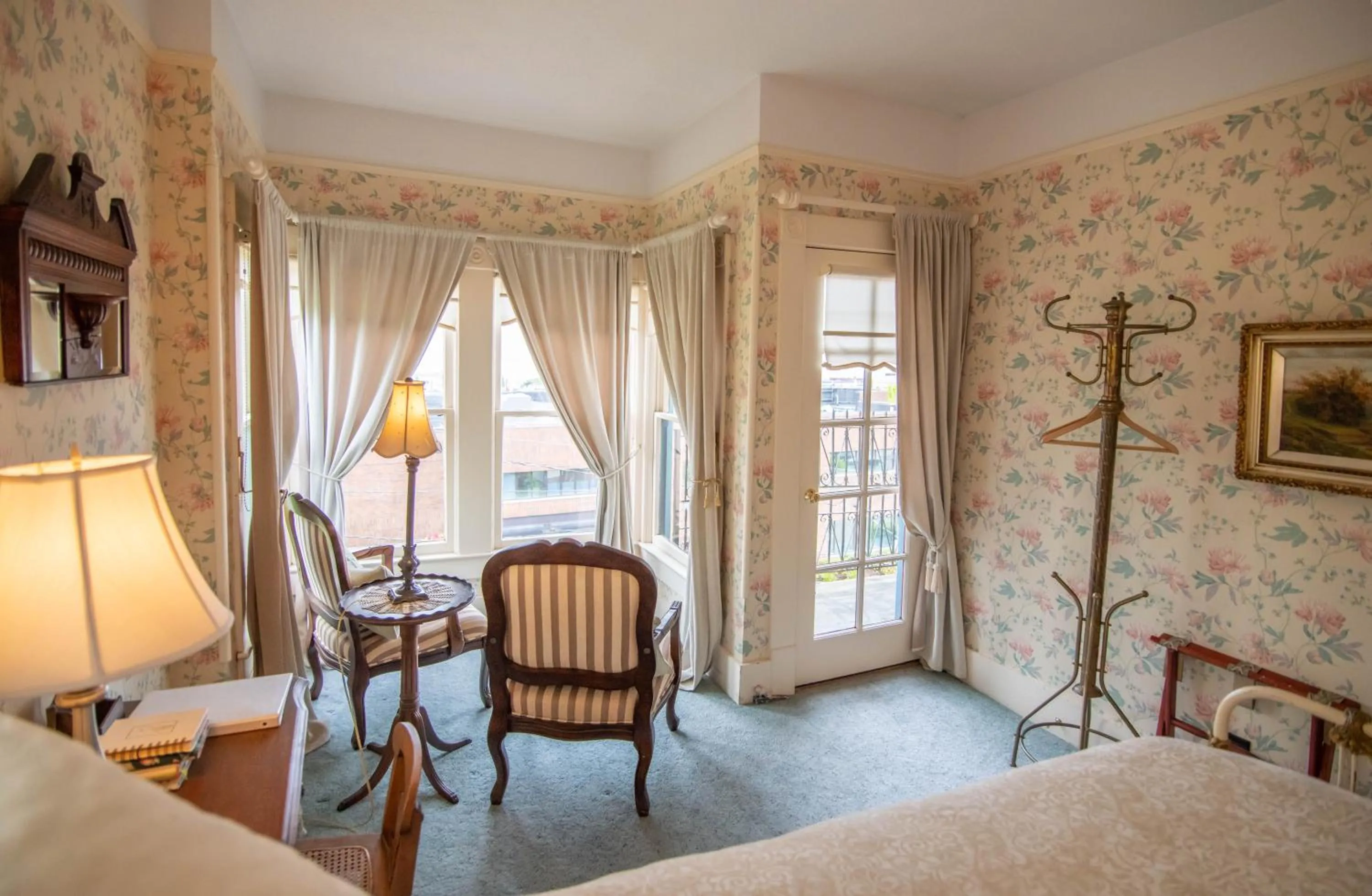Bed in Clementine's Guest House & Vacation Rentals