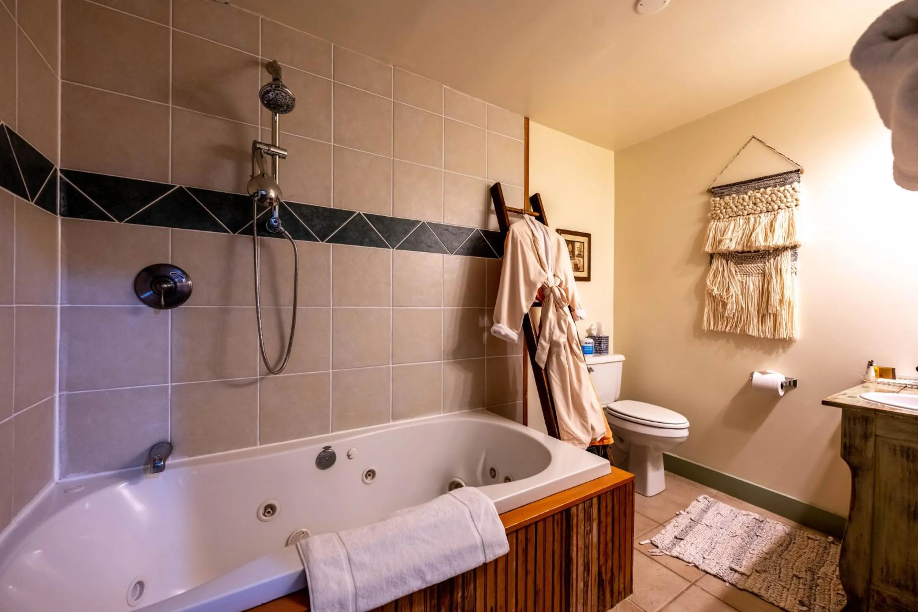 Clementine's Guest House & Vacation Rentals