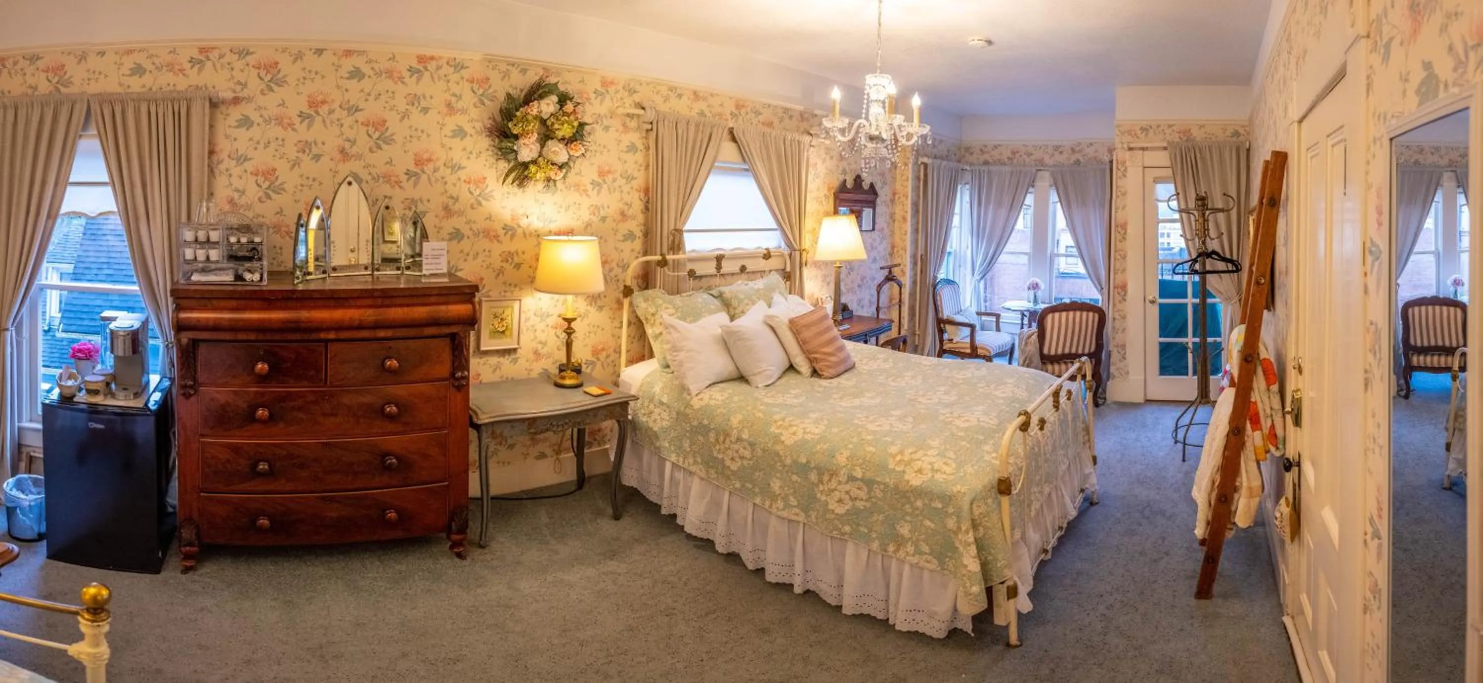 Bed in Clementine's Guest House & Vacation Rentals